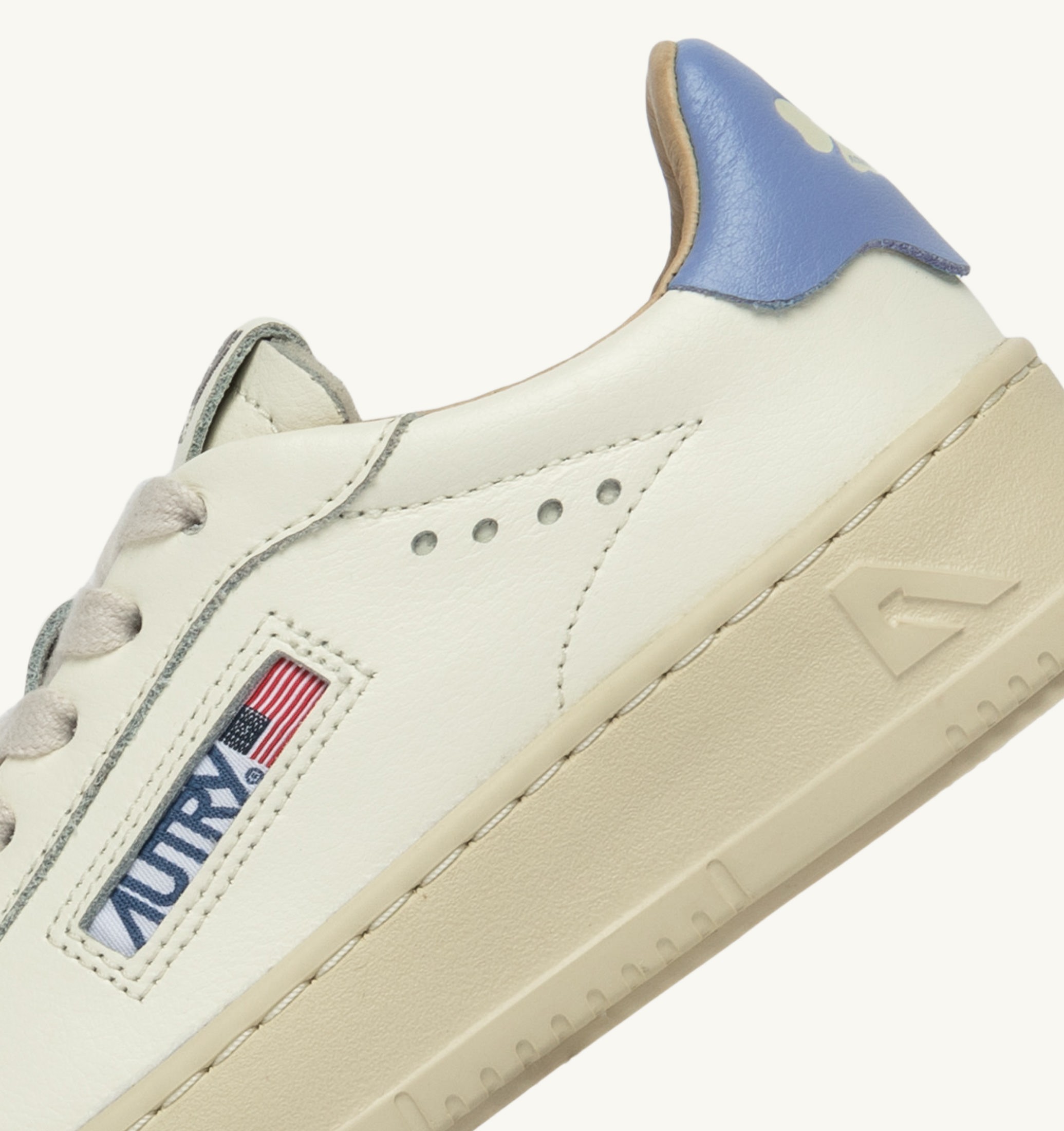 BASKETS DALLAS KIDS LOW EN CUIR MARSHMALLOW ET DELLA ROBBIA BLUE