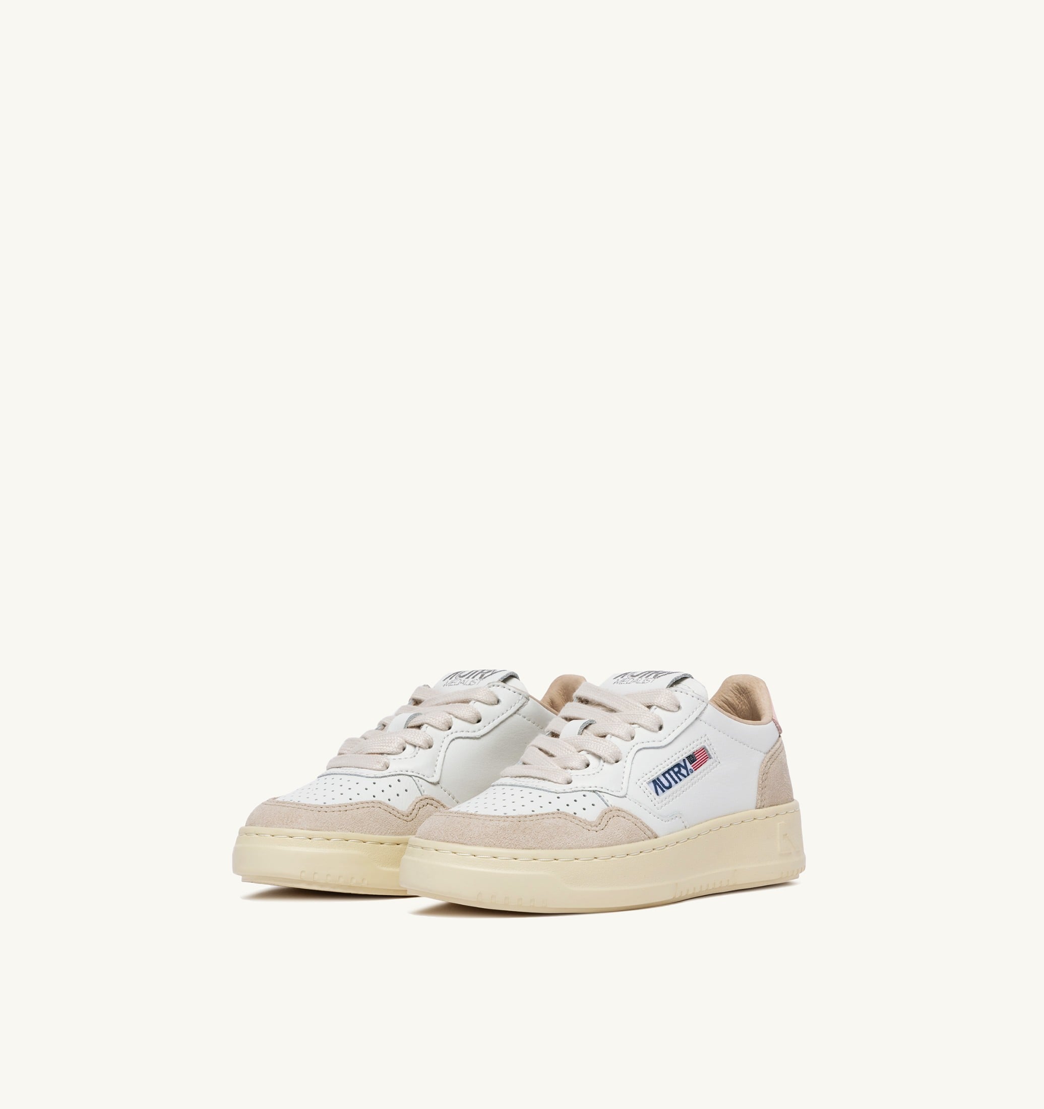 BASKETS MEDALIST KIDS LOW EN DAIM BLANC ET CREOLE PINK