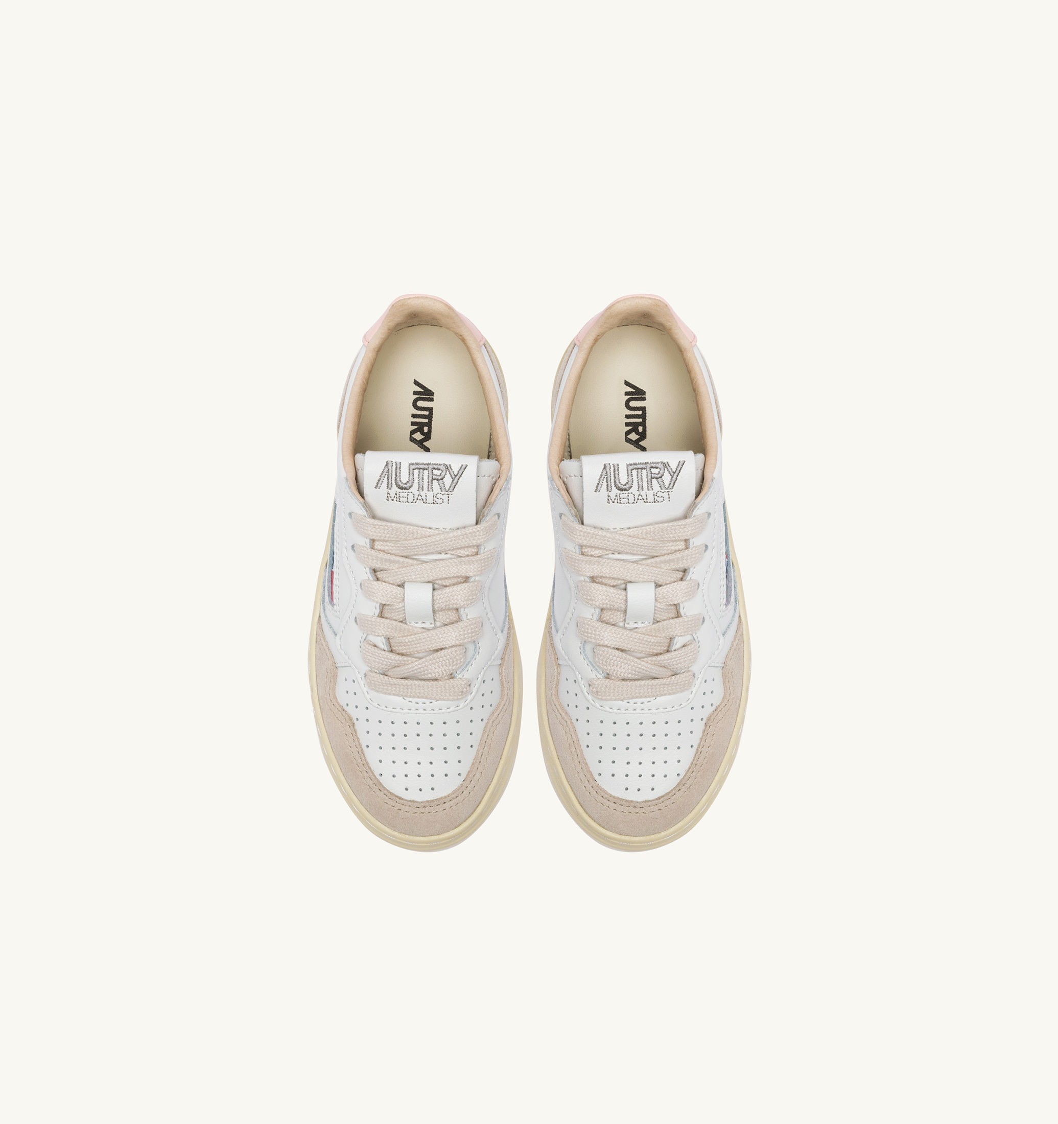 BASKETS MEDALIST KIDS LOW EN DAIM BLANC ET CREOLE PINK