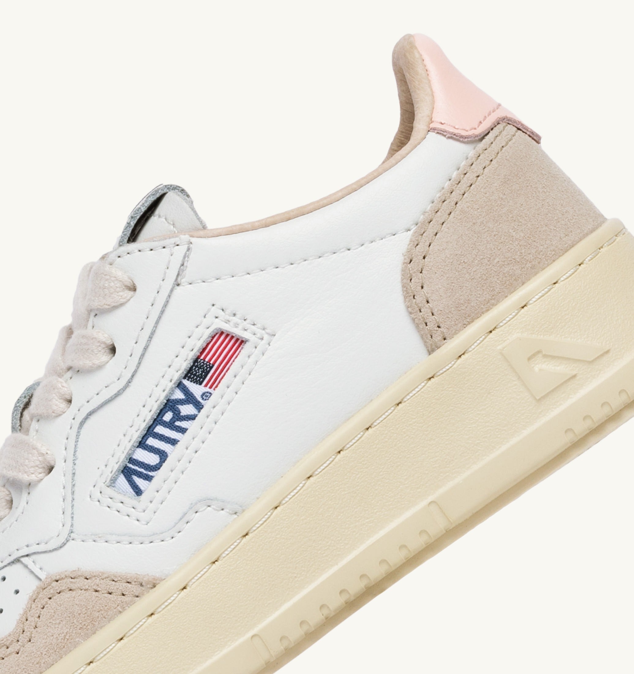BASKETS MEDALIST KIDS LOW EN DAIM BLANC ET CREOLE PINK