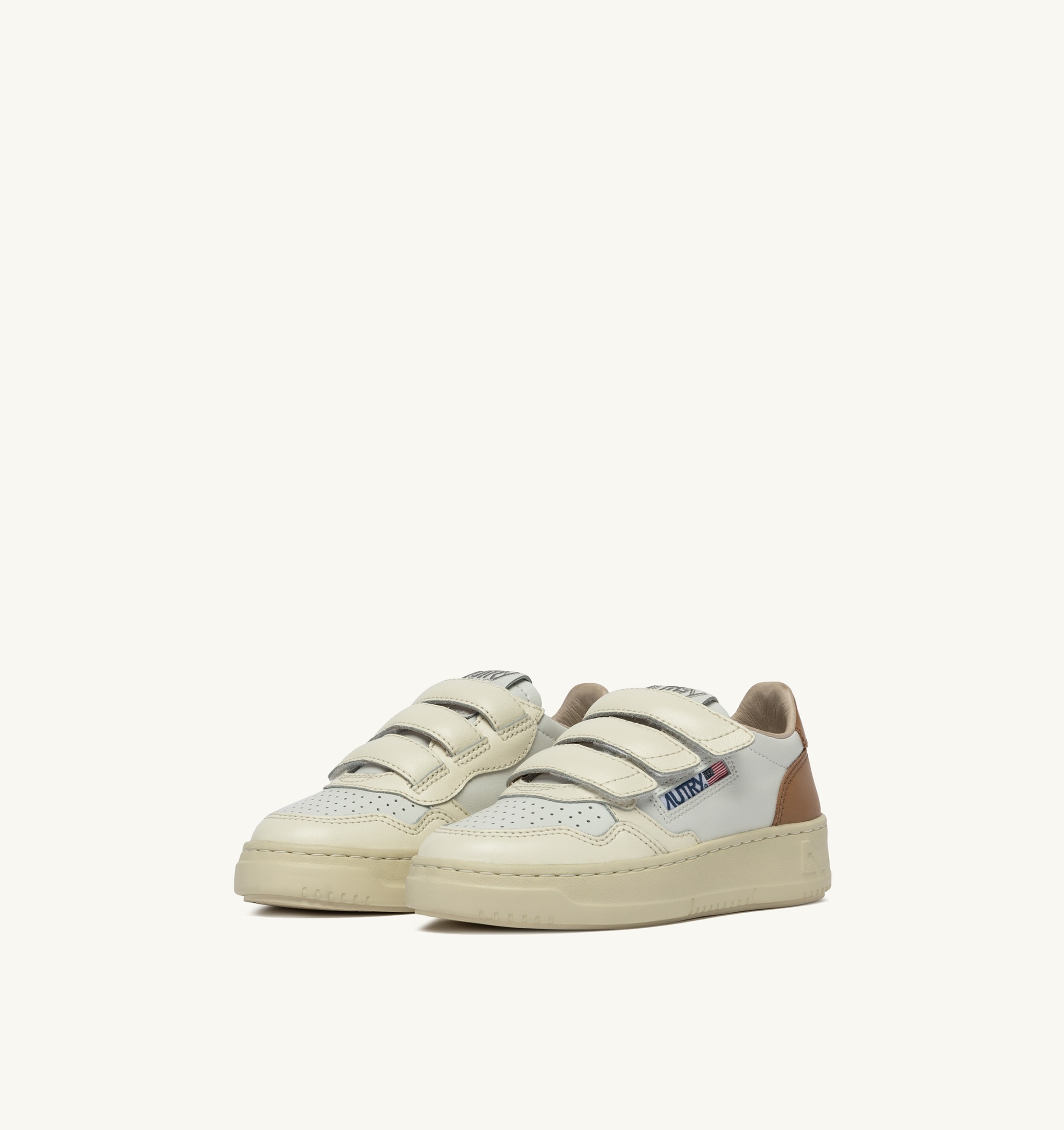 BASKETS MEDALIST KIDSTRIPES LOW EN CUIR WHISPER WHITE IVOIRE ET BROWN SUGAR