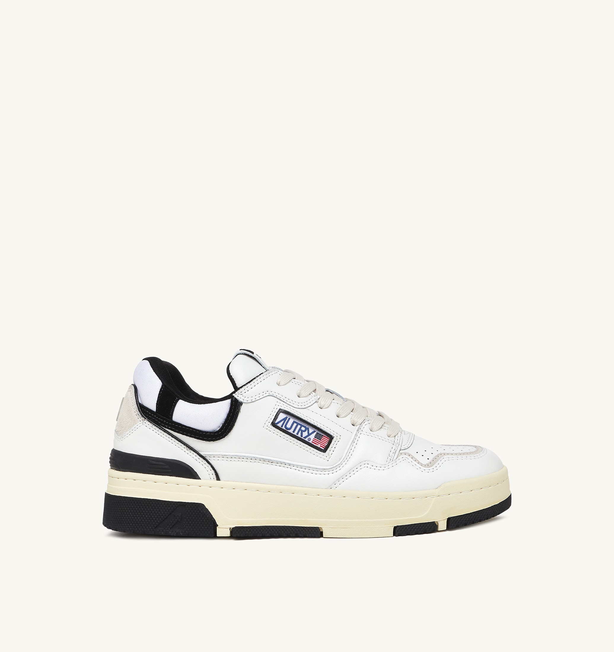 BASKETS CLC LOW EN CUIR BLANC ET DAIM NOIR