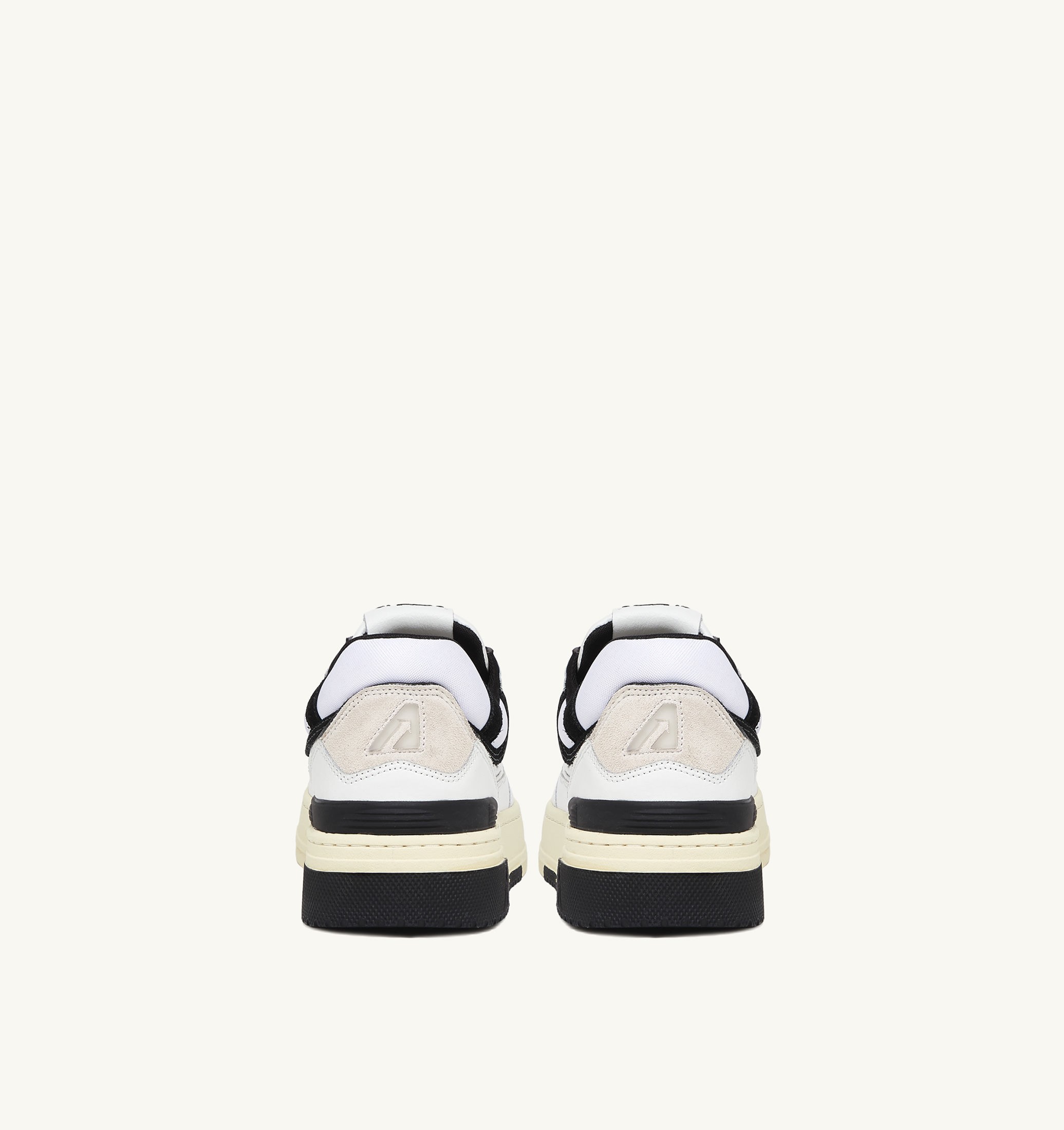 BASKETS CLC LOW EN CUIR BLANC ET DAIM NOIR