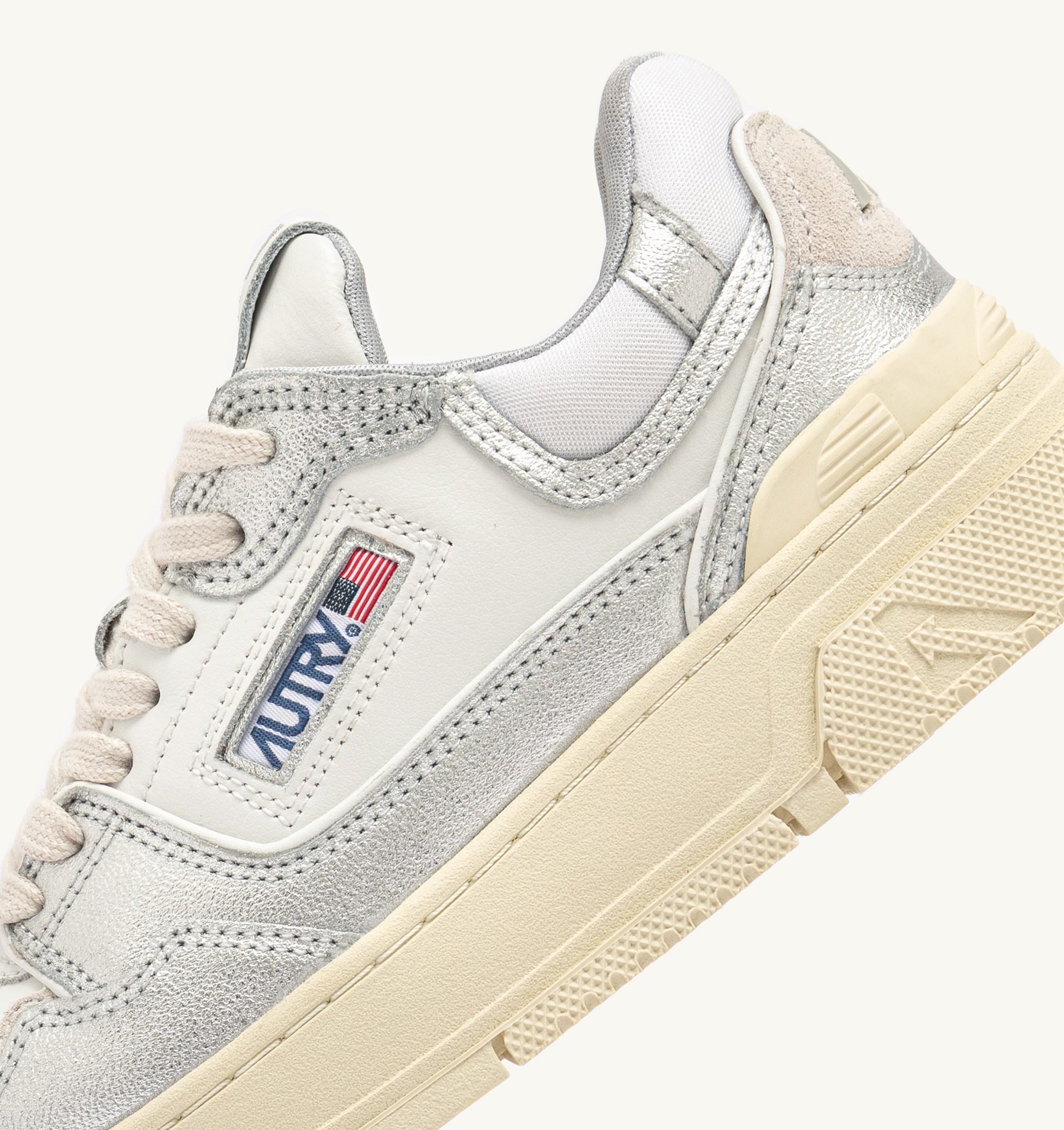 BASKETS CLC LOW EN CUIR COLORIS ARGENT