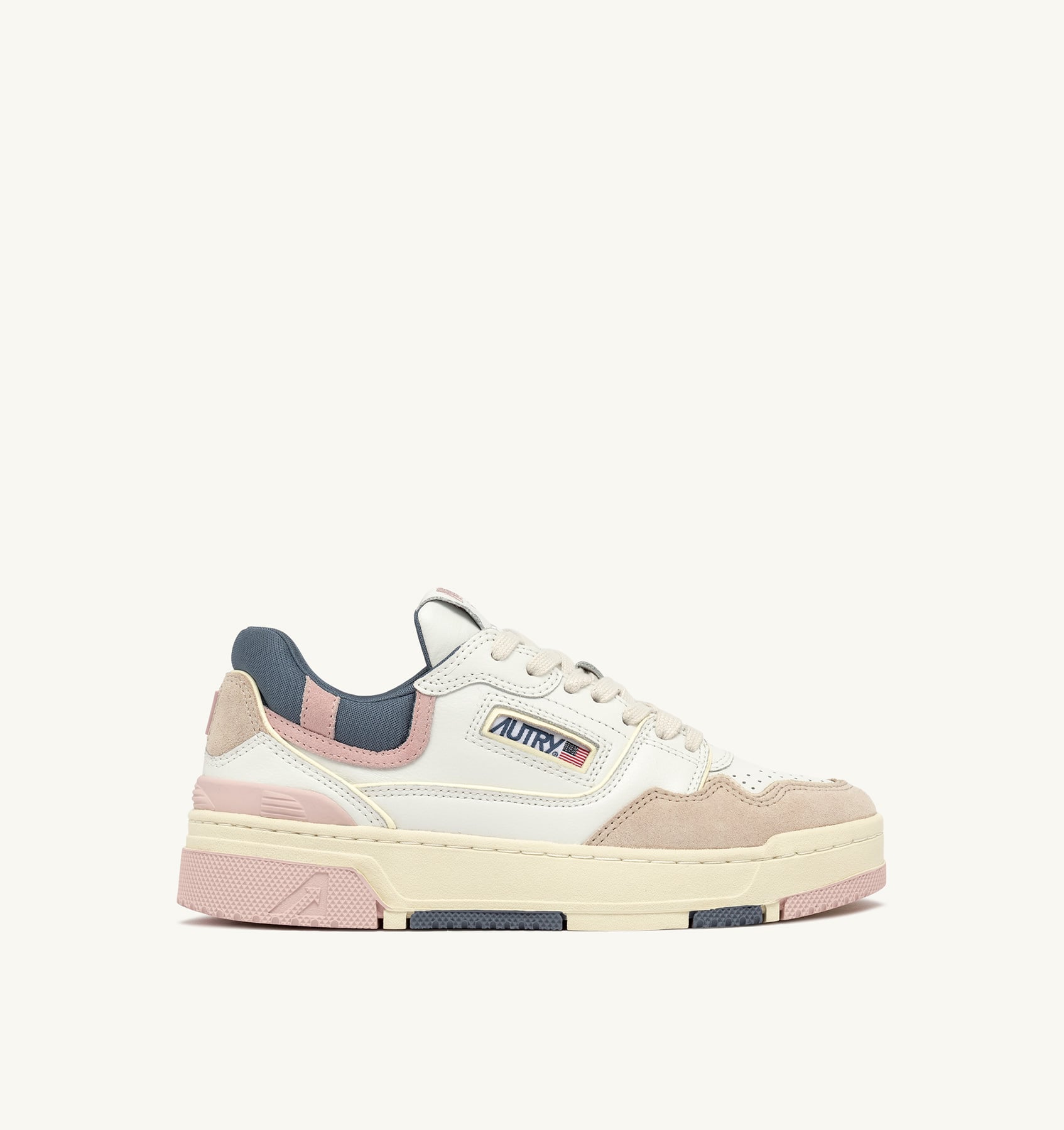 BASKETS CLC LOW EN CUIR ET DAIM COLORIS BLANC ET PEACH WHIP