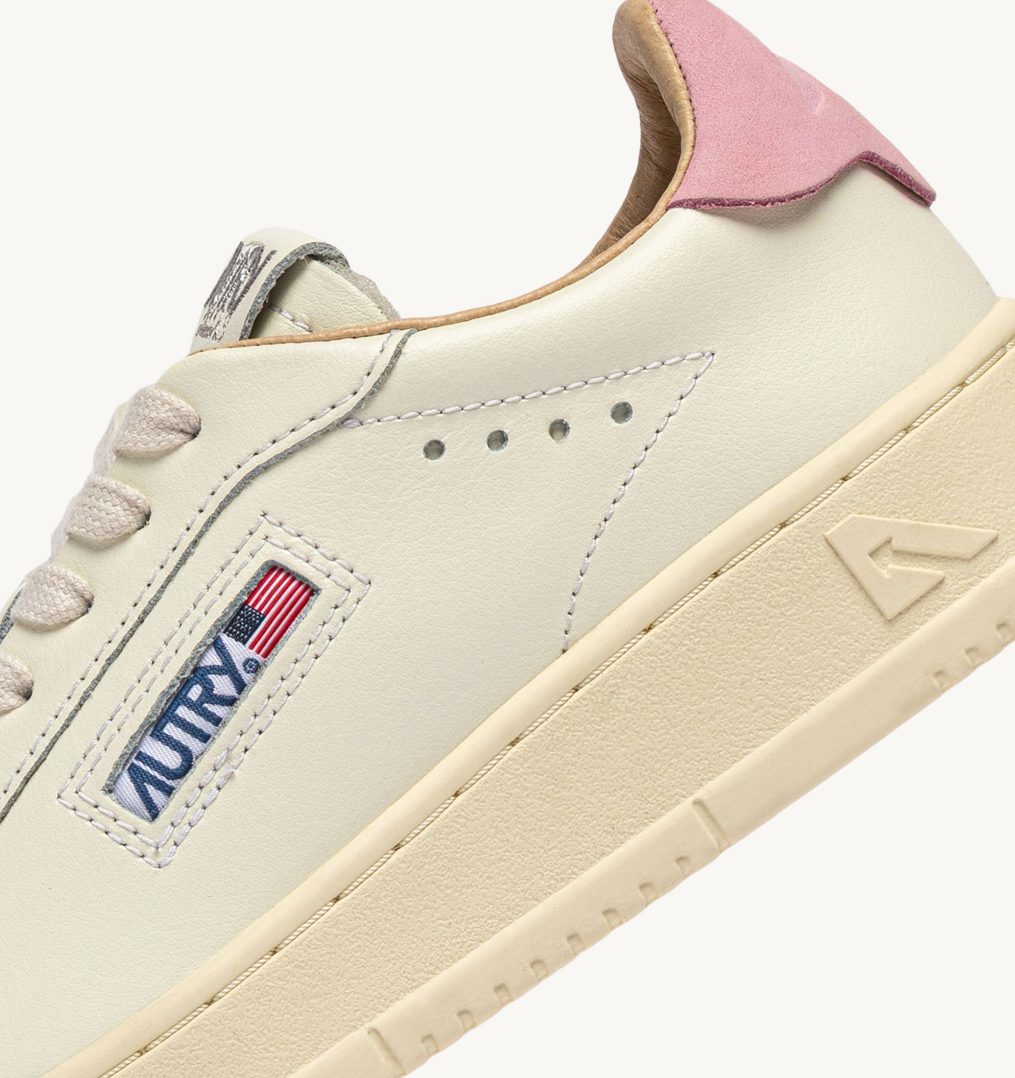 BASKETS DALLAS LOW EN CUIR MARSHMALLOW ET PINK DOLPHIN