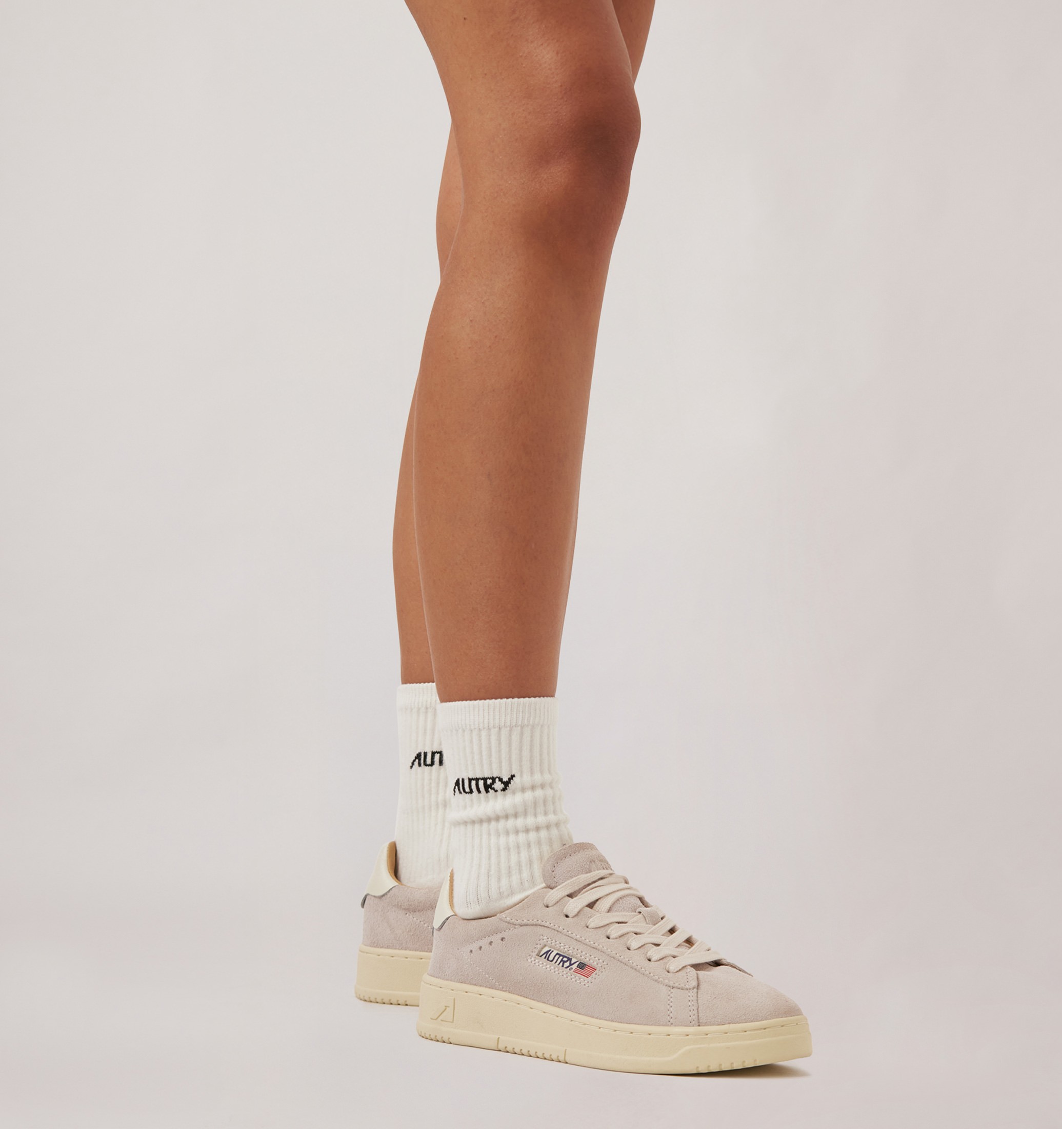 BASKETS DALLAS LOW EN DAIM BLANC