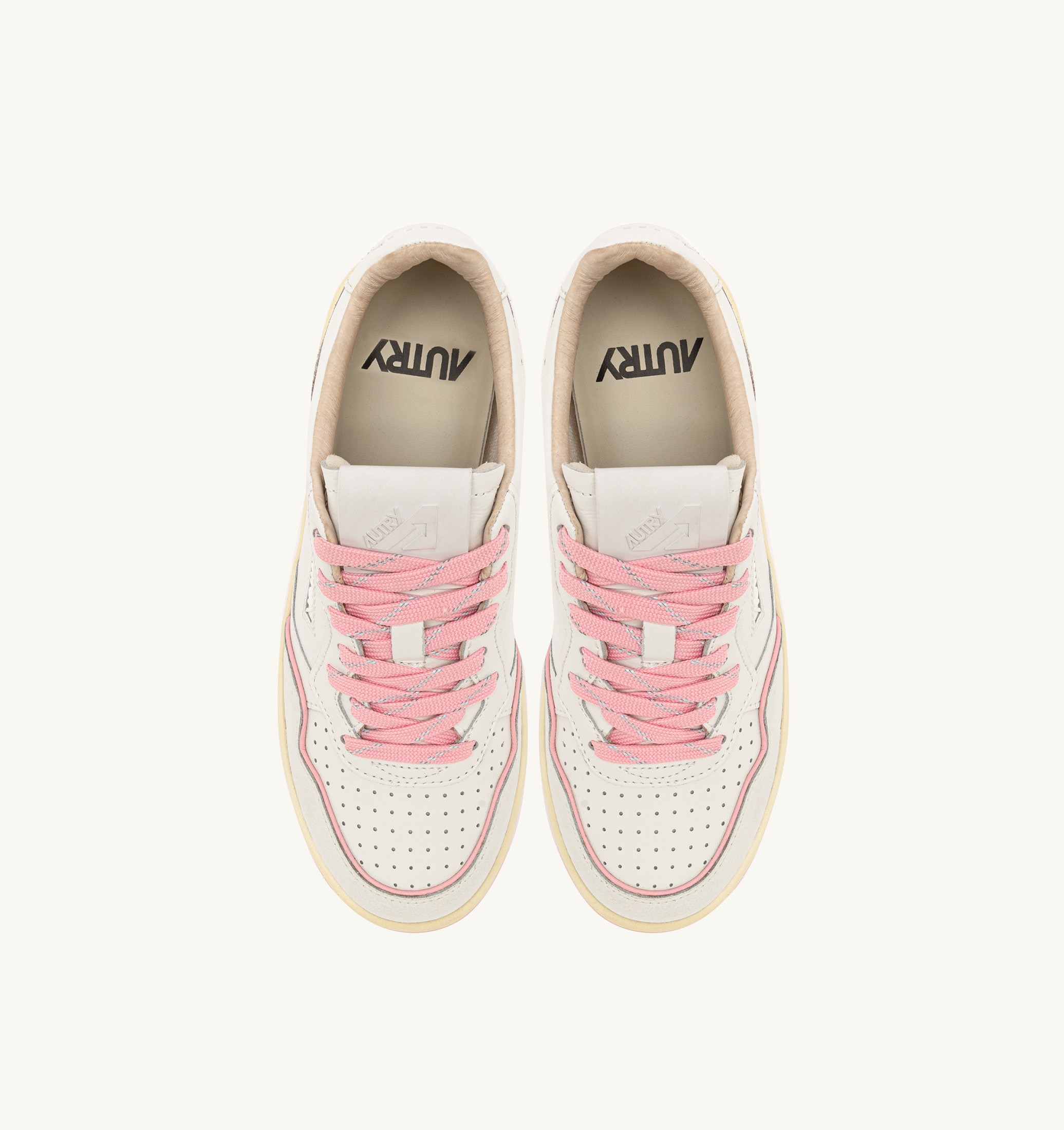 BASKETS GOLF LOW EN CUIR BLANC ET CORAL BLUSH