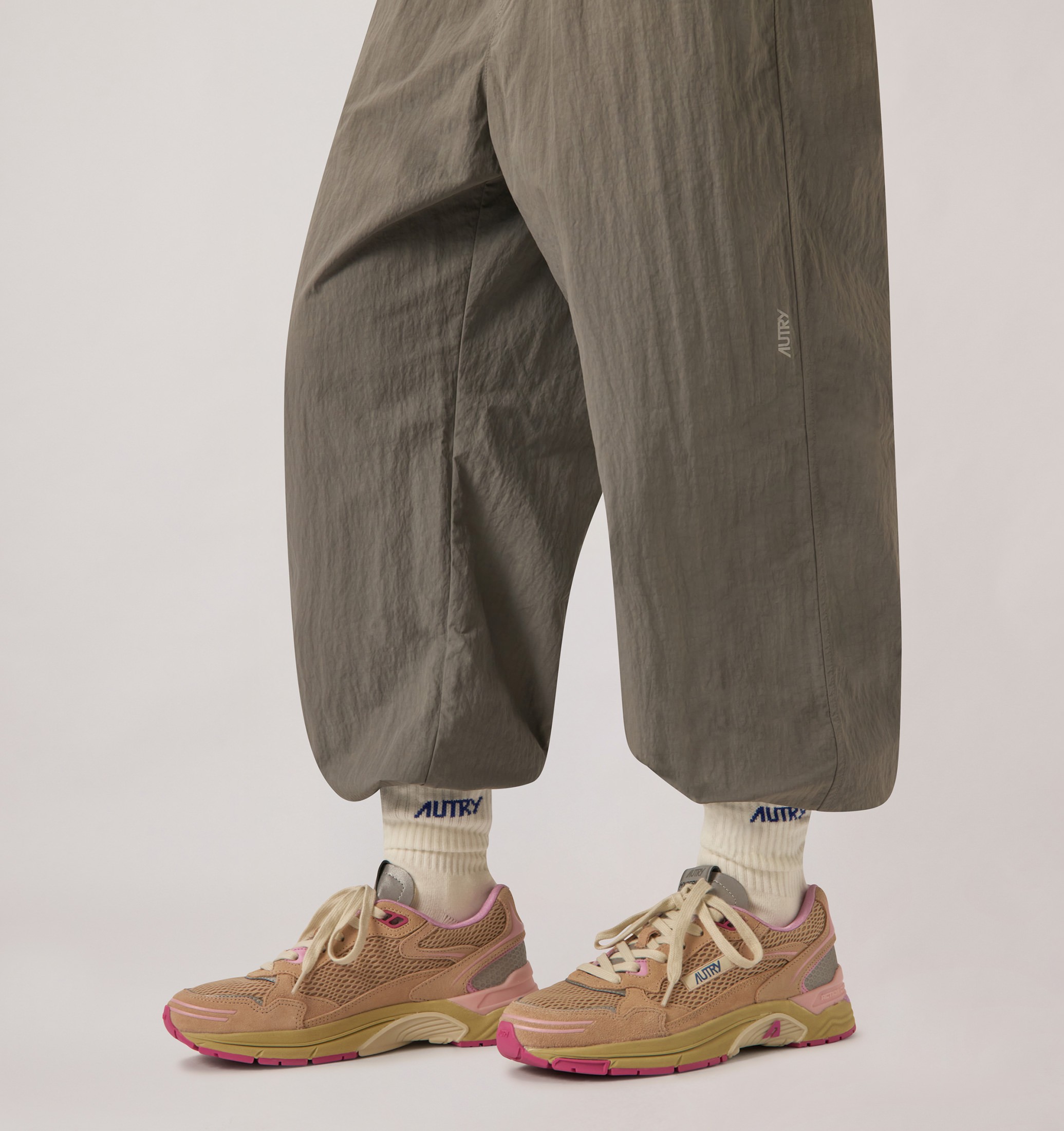 BASKETS HYPERWAY EN DAIM ET MESH PHARD PINK ET DOLPHIN