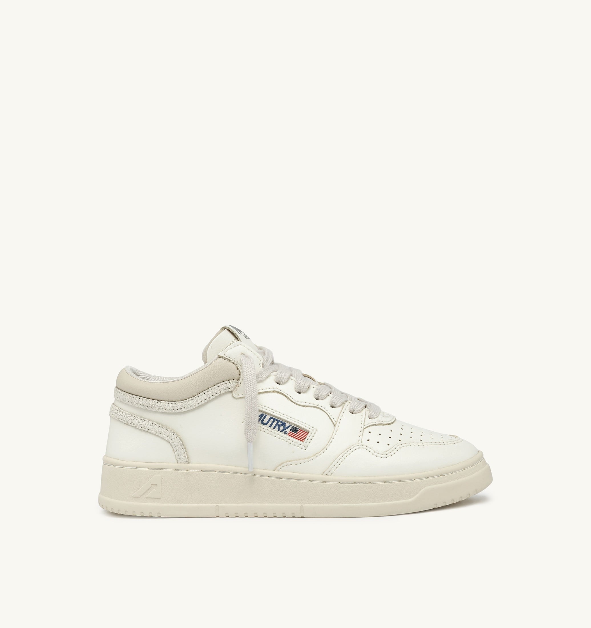 BASKETS MED-WAY EN CUIR COLORIS MARSHMALLOW ET BLANC