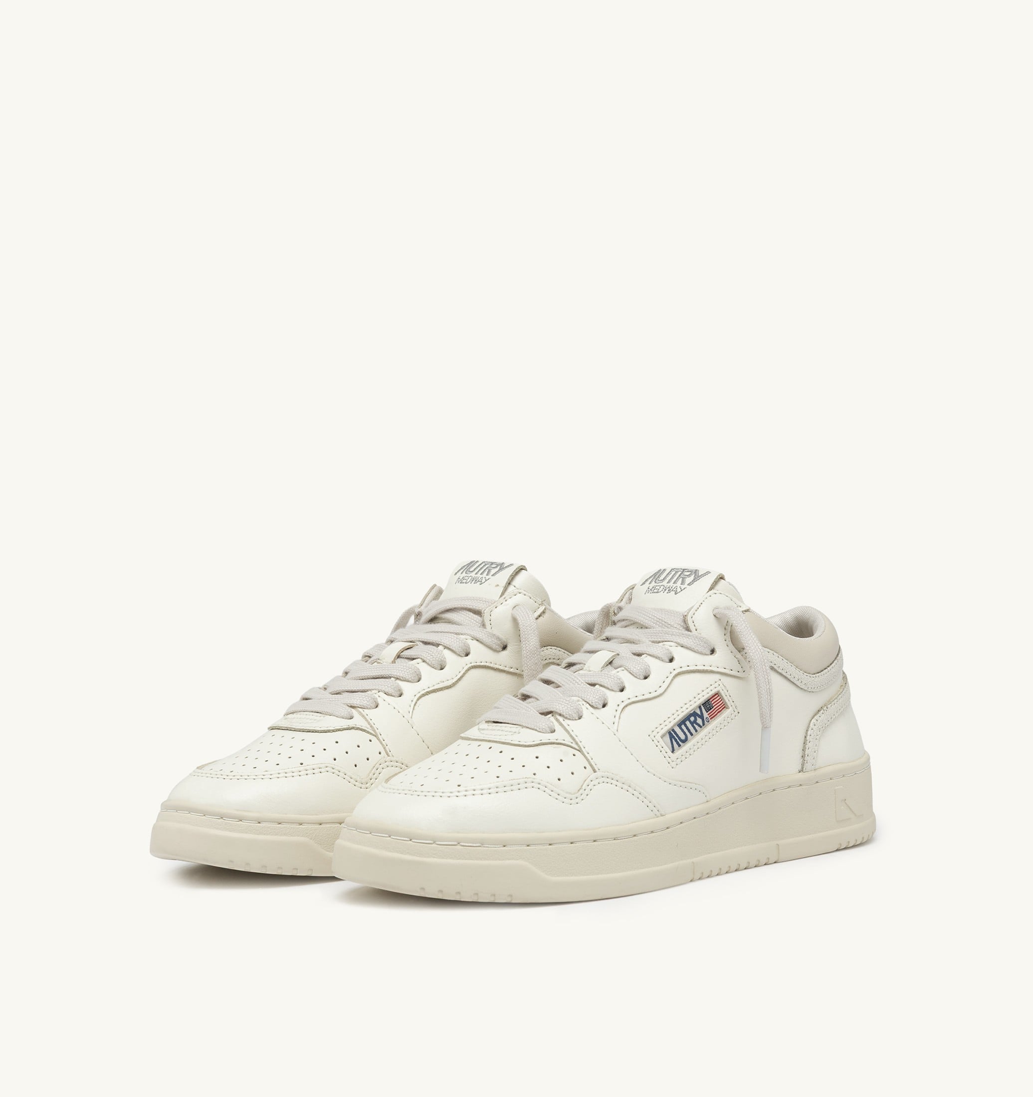 BASKETS MED-WAY EN CUIR COLORIS MARSHMALLOW ET BLANC