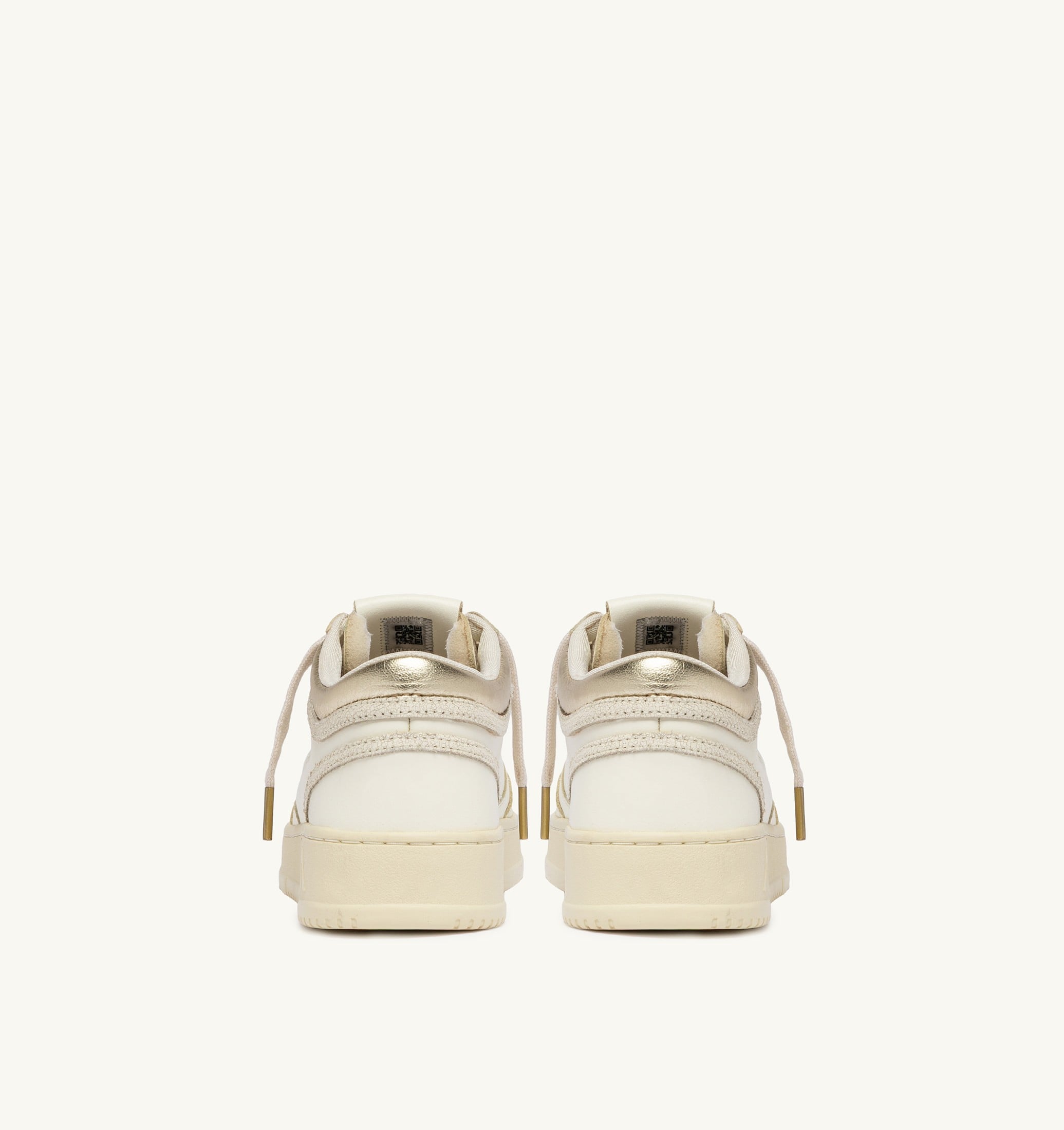 BASKETS MED-WAY EN CUIR COLORIS MARSHMALLOW ET PLATINE