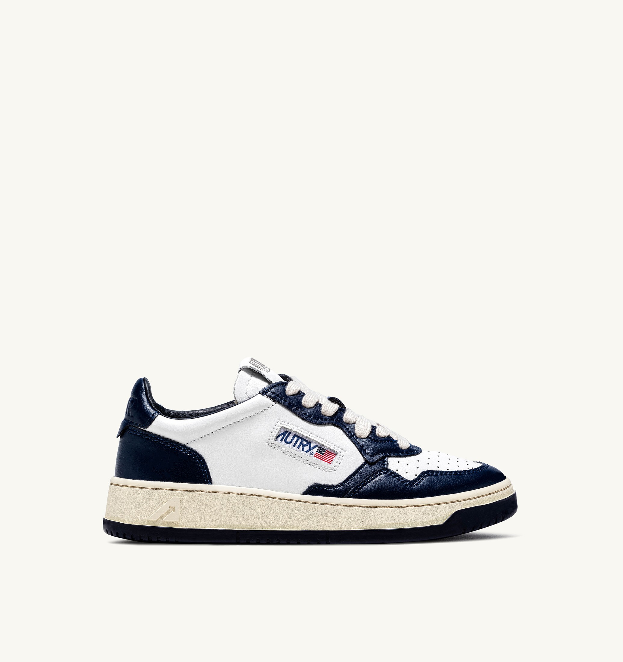 BASKETS MEDALIST LOW BICOLORE EN CUIR BLANC ET BLEU
