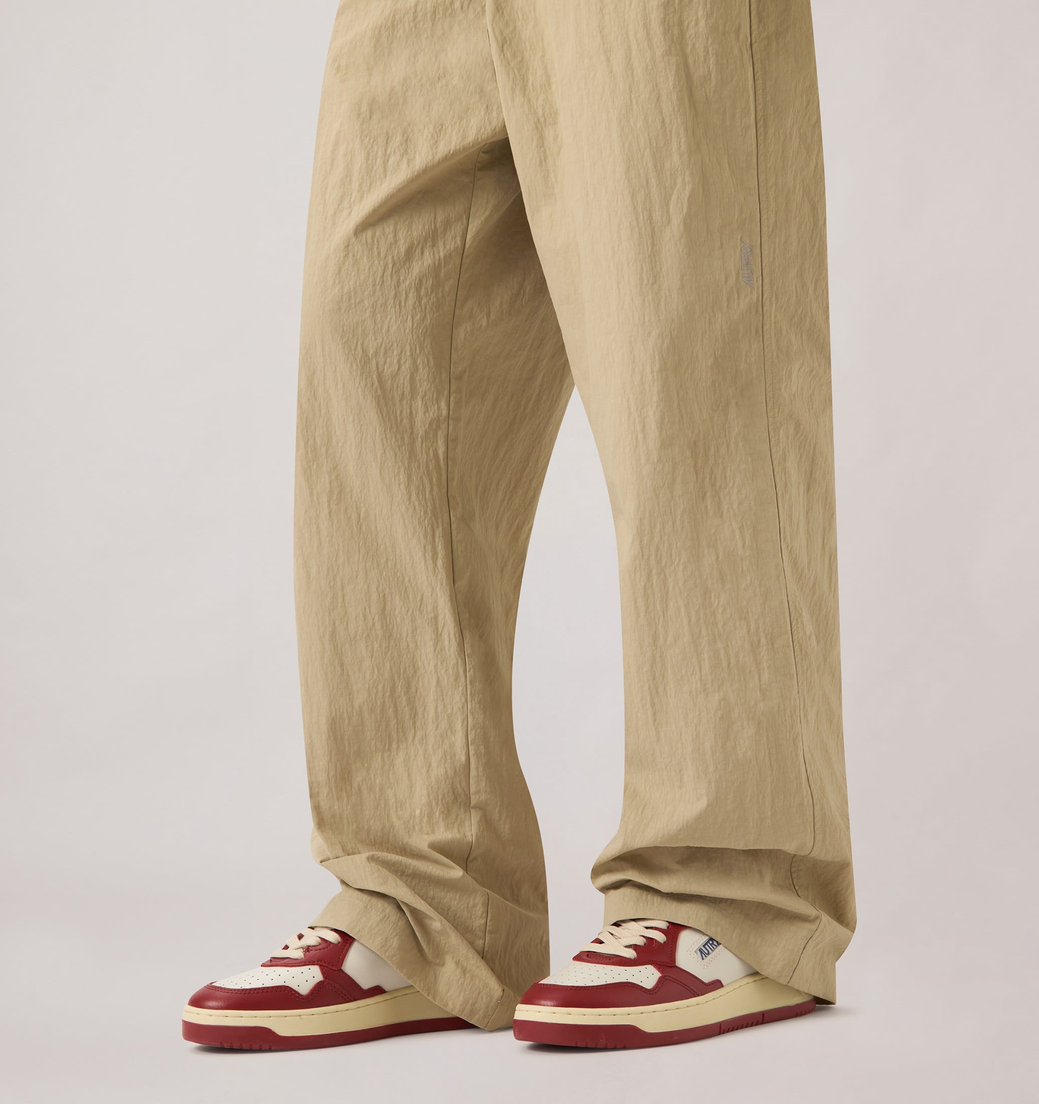 BASKETS MEDALIST LOW BICOLORE EN CUIR BLANC ET DEEP CLARET