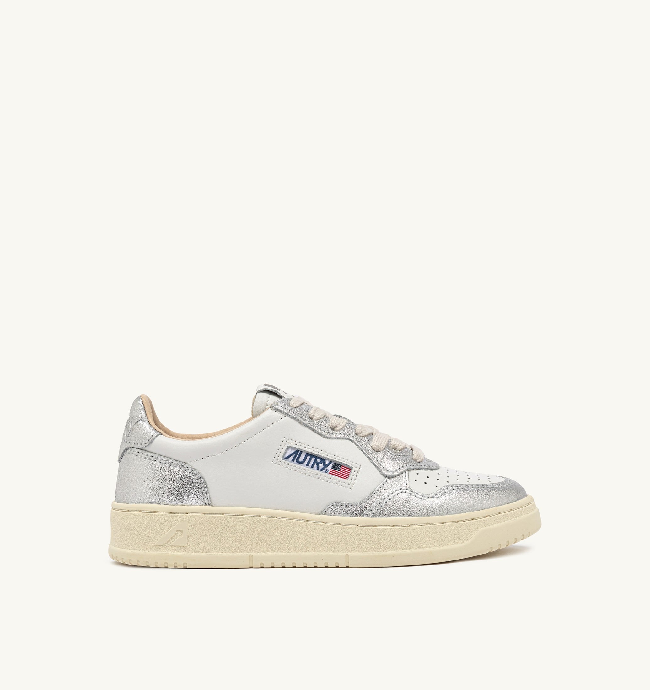 BASKETS MEDALIST LOW BICOLORE EN CUIR BLANC ET MÉTALLISÉ ARGENT