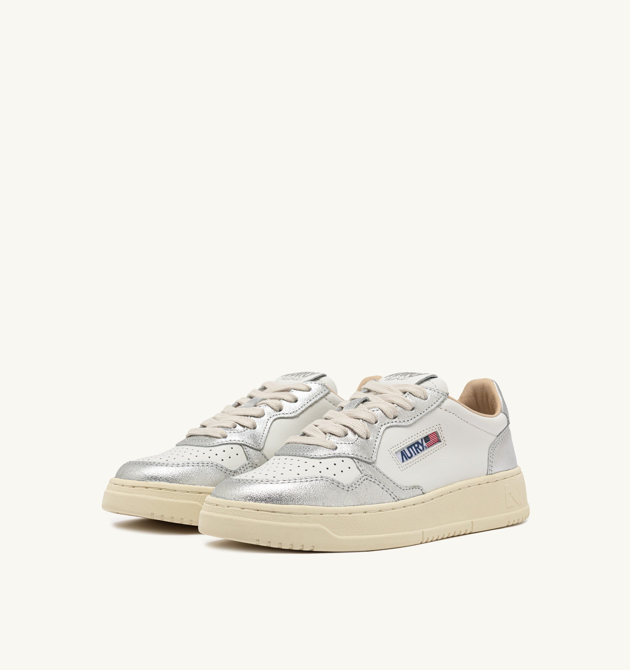 BASKETS MEDALIST LOW BICOLORE EN CUIR BLANC ET MÉTALLISÉ ARGENT