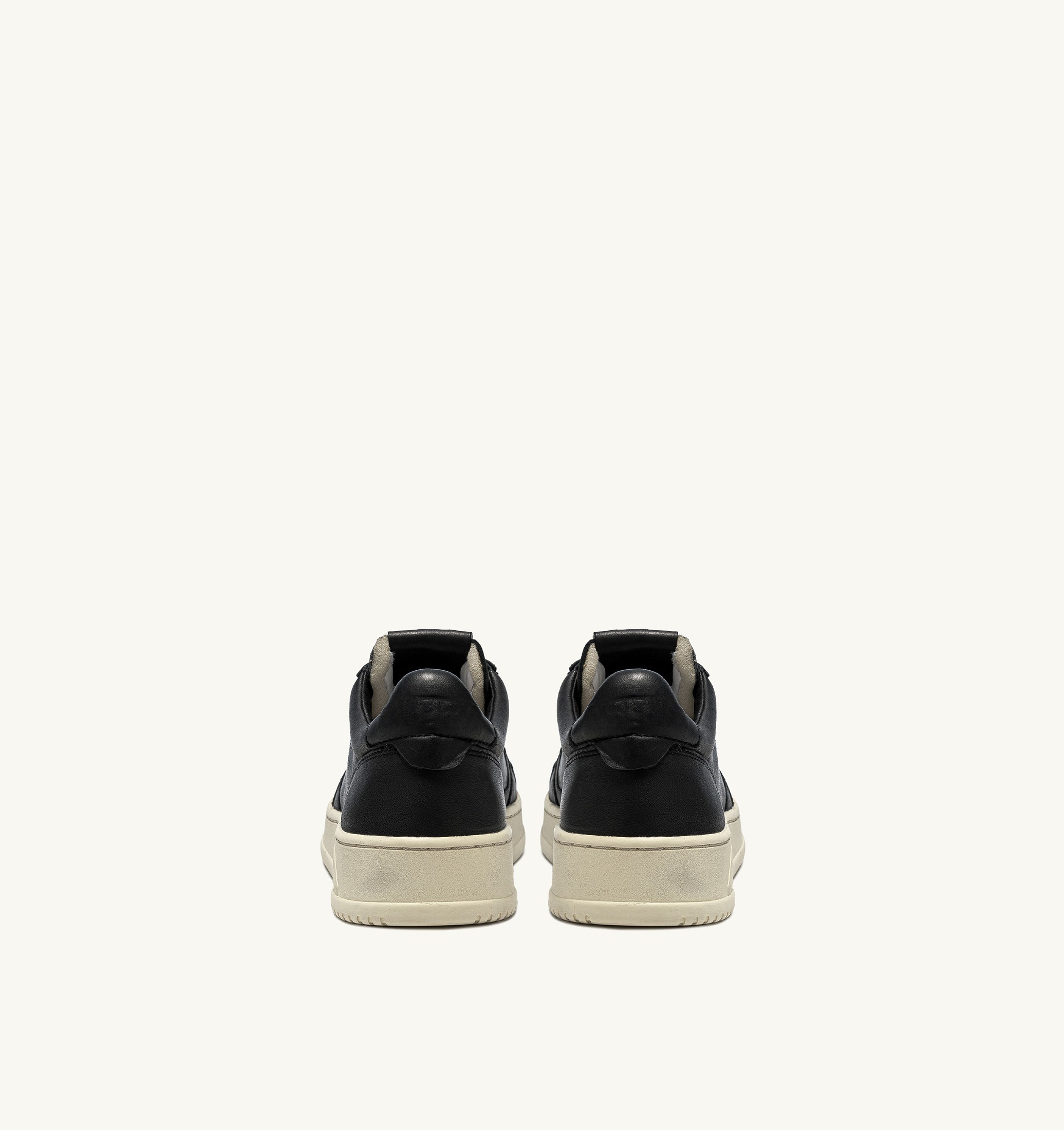 BASKETS MEDALIST LOW EN NAPPA NOIR SUPER SOFT