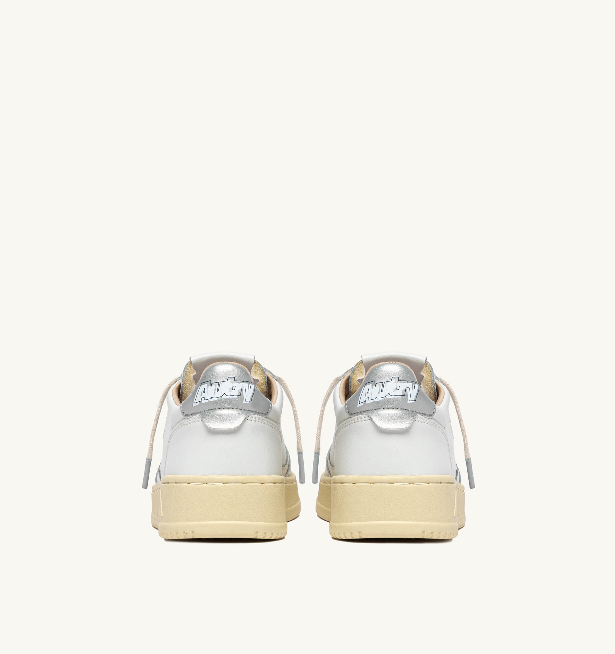 BASKETS MEDALIST LOW EN CUIR BLANC ET ARGENT