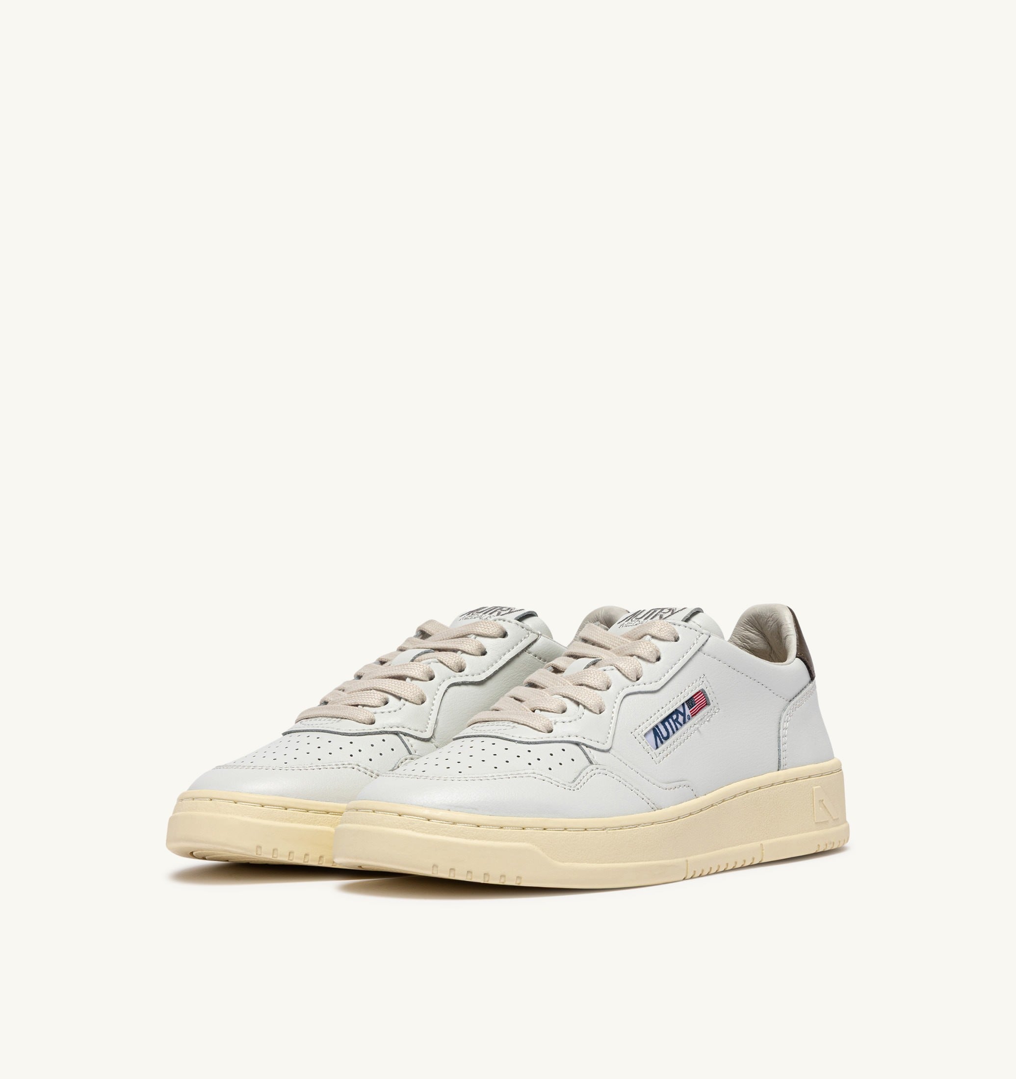 BASKETS MEDALIST LOW EN CUIR BLANC ET CHOCOLATE
