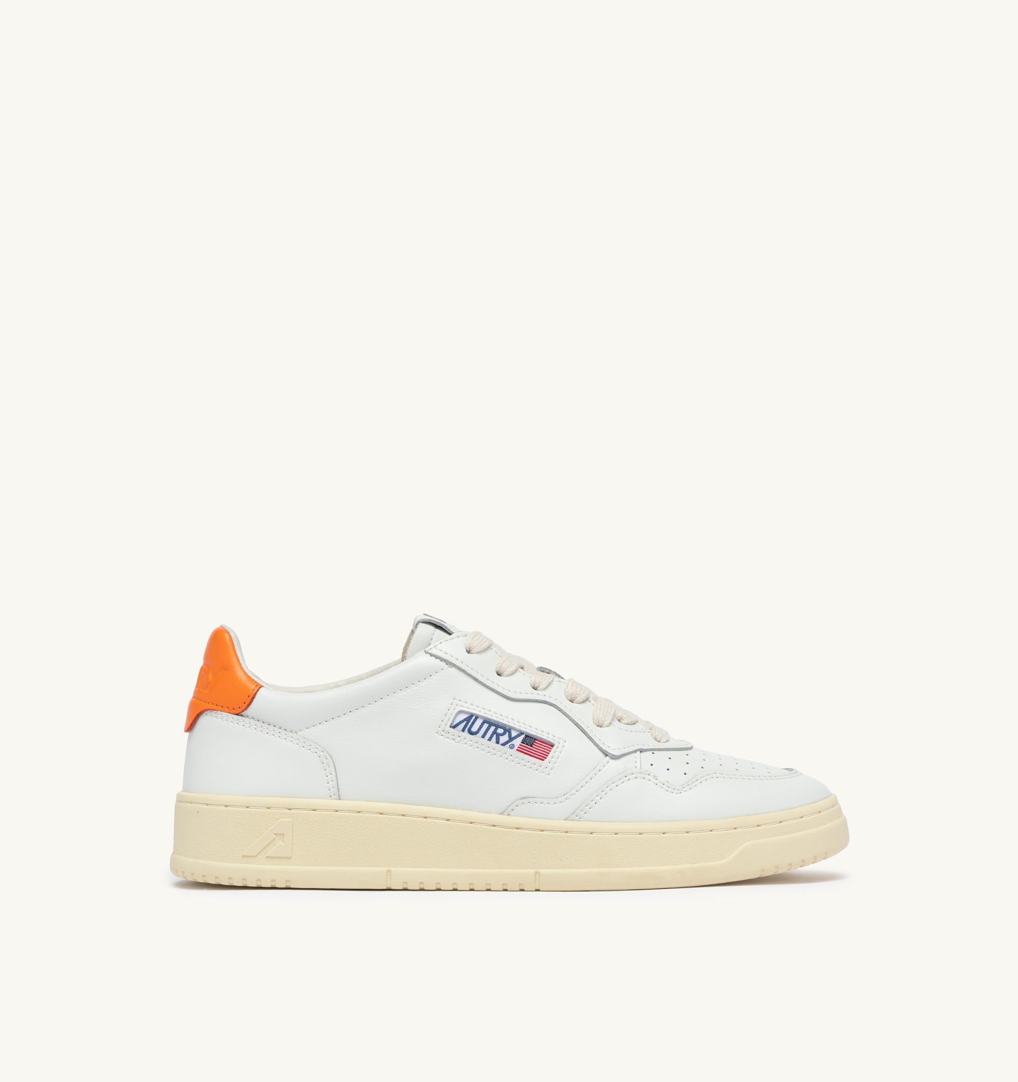 BASKETS MEDALIST LOW EN CUIR BLANC ET PARSIMMON ORANGE