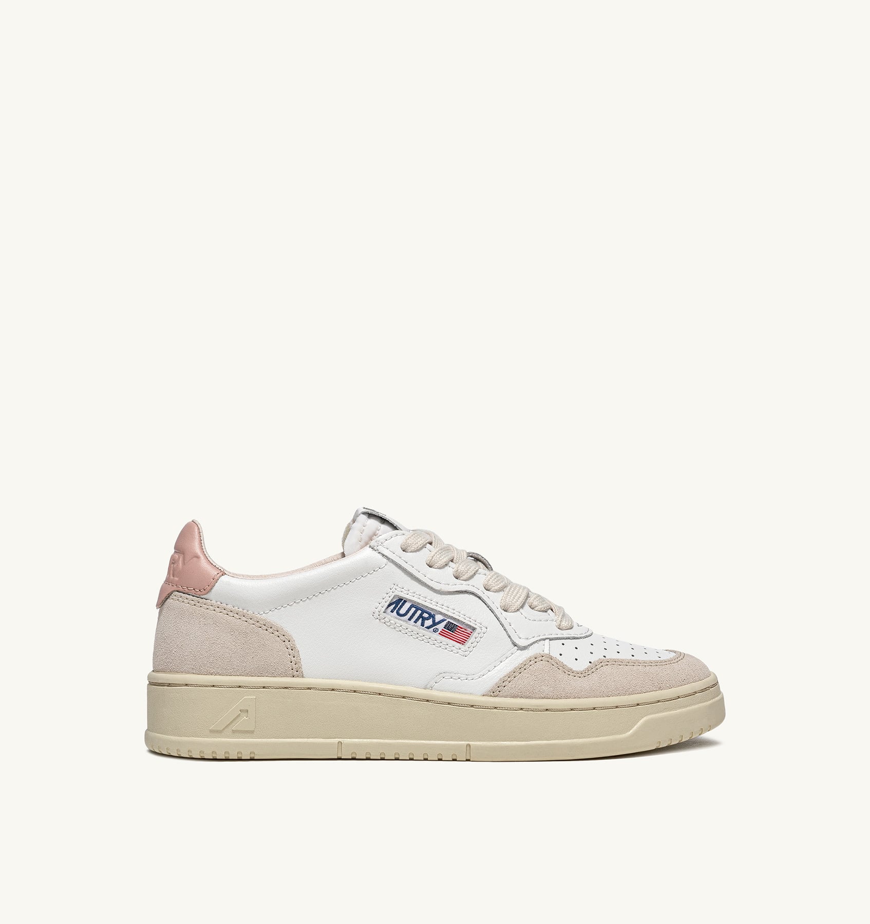 BASKETS MEDALIST LOW EN CUIR BLANC ET POWDER ET DAIM BEIGE
