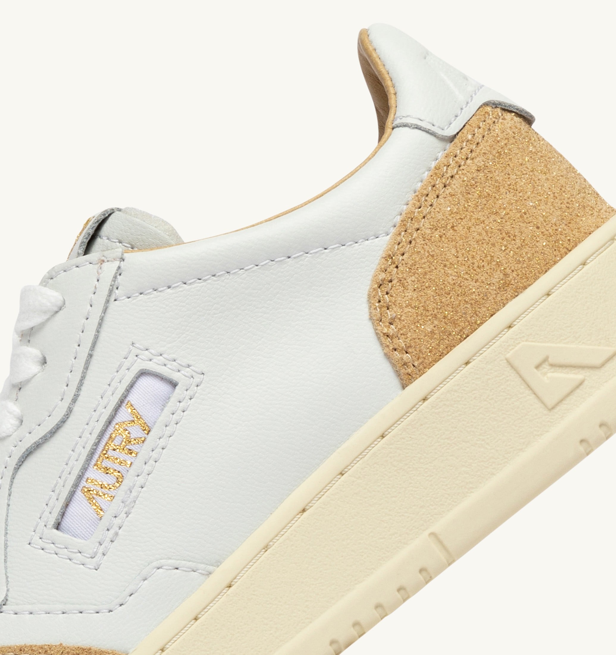 BASKETS MEDALIST LOW EN CUIR BLANC ET STARS ÉCRU