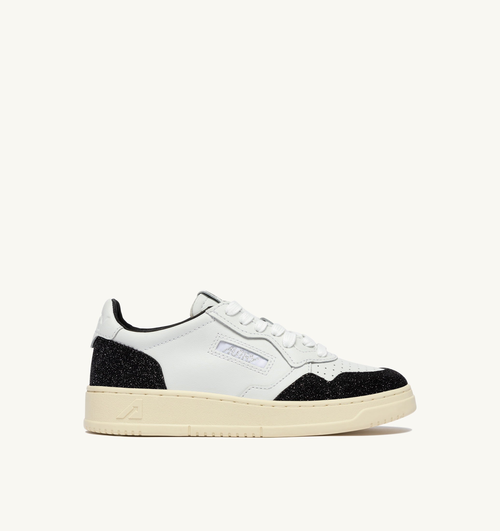 BASKETS MEDALIST LOW EN CUIR BLANC ET STARS OFF BLACK