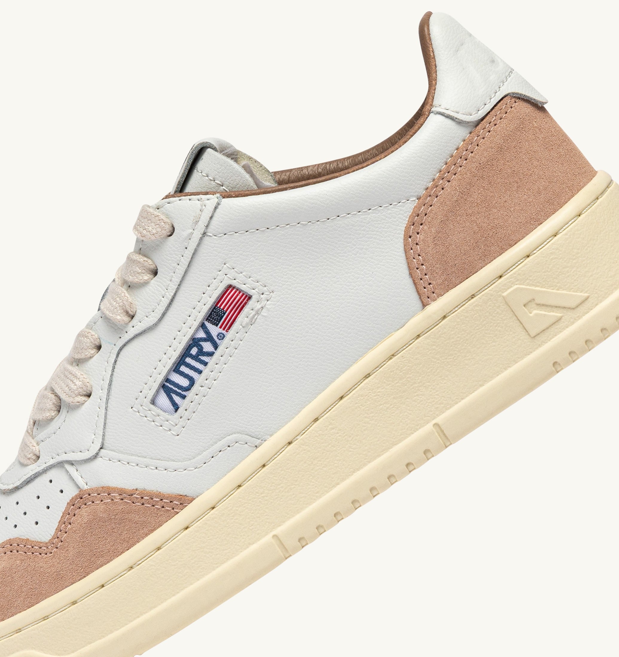 BASKETS MEDALIST LOW EN CUIR BLANC ET DAIM PHARD