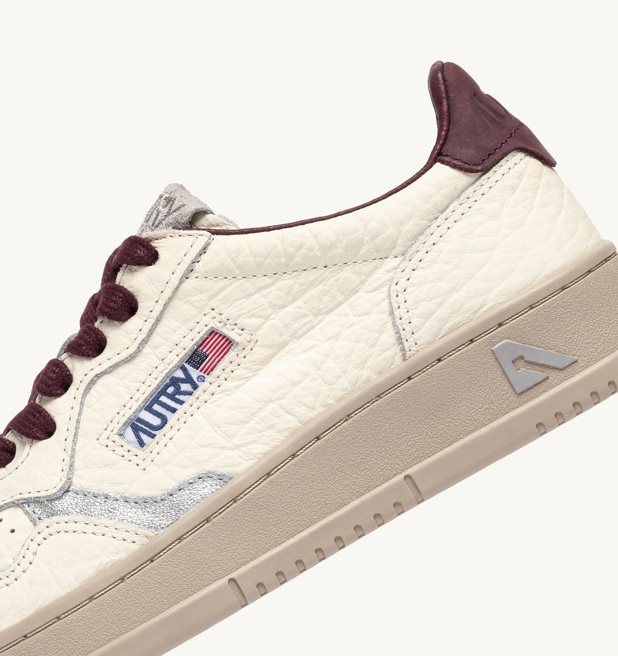 BASKETS MEDALIST LOW EN CUIR FIG ET ARGENT