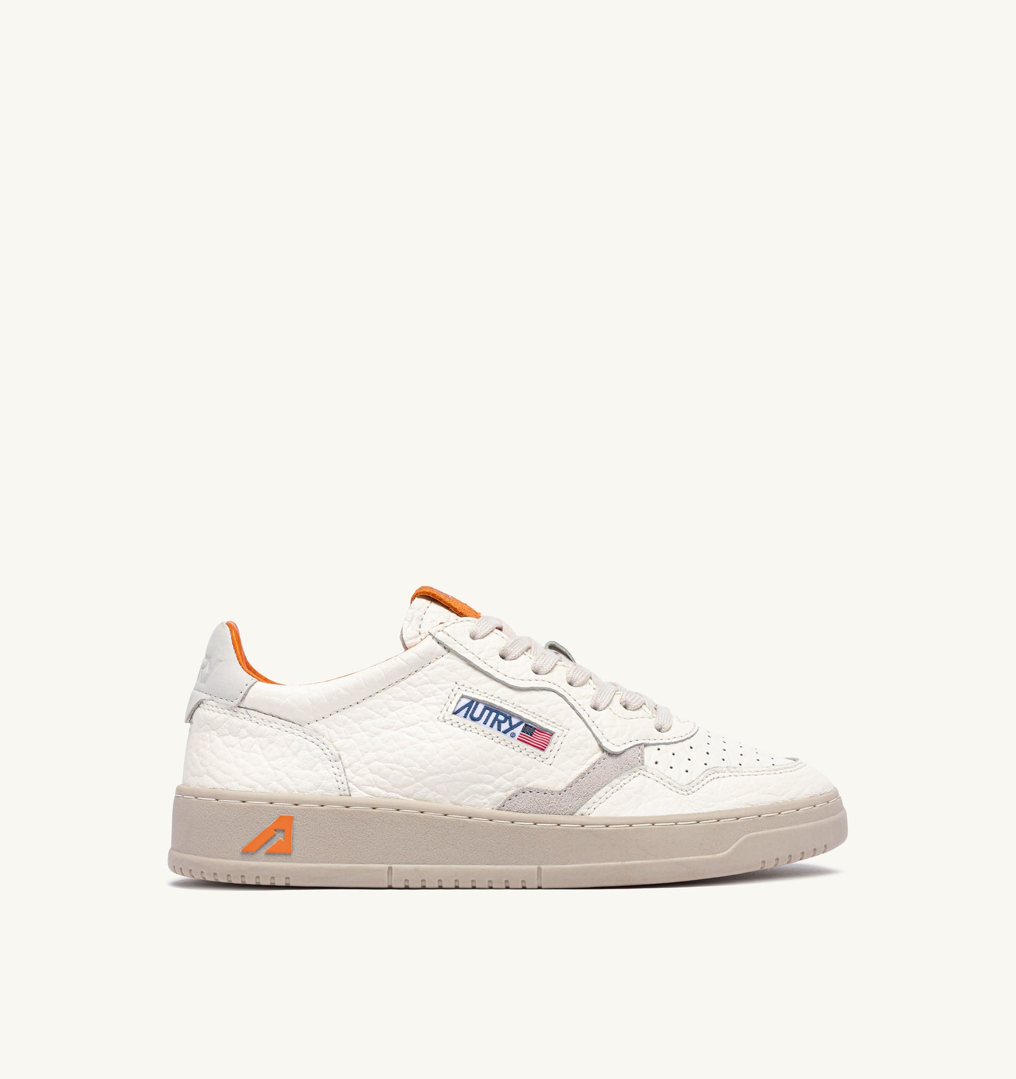 BASKETS MEDALIST LOW EN CUIR MARSHMALLOW ET FANTA
