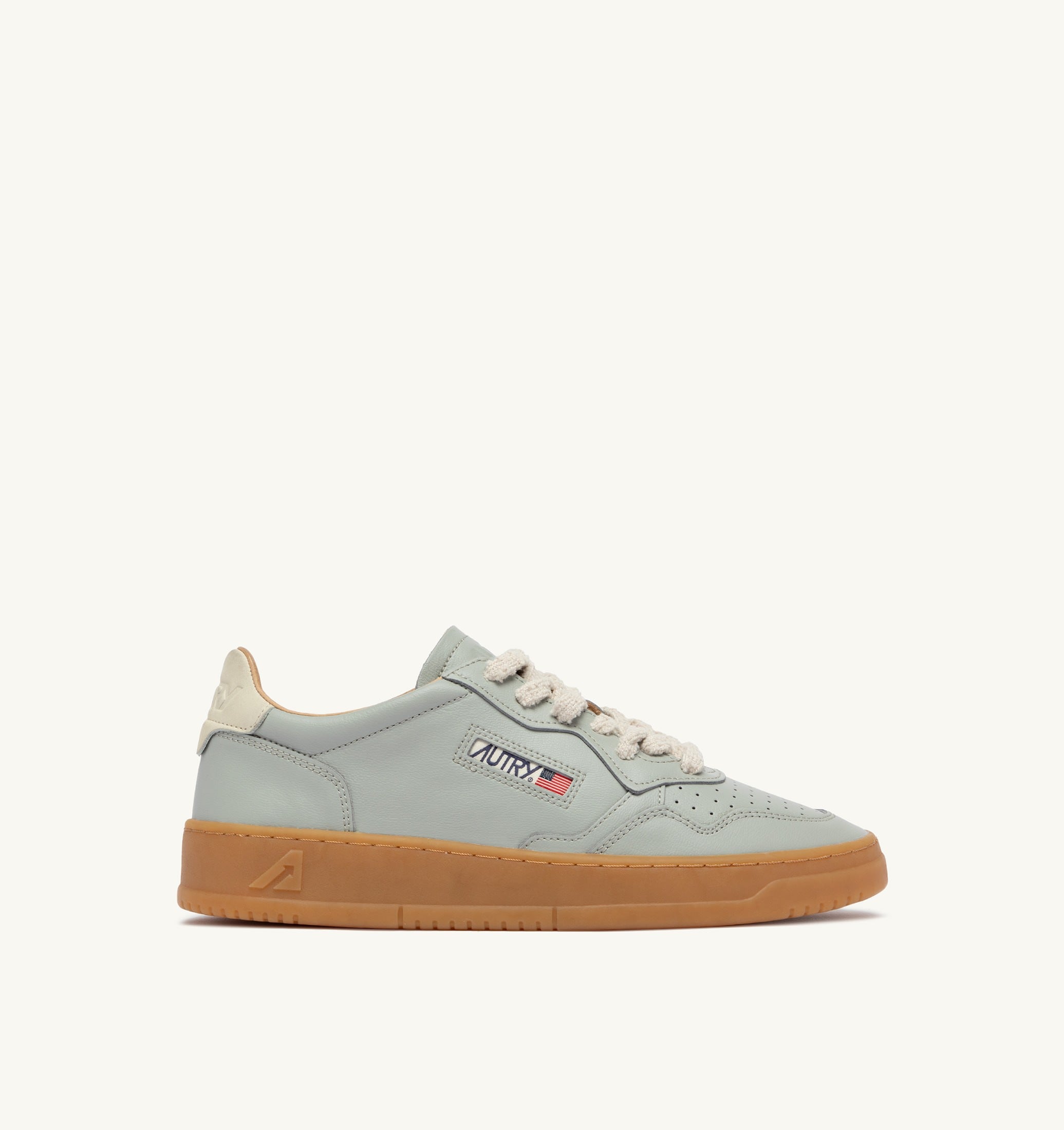 BASKETS MEDALIST LOW EN CUIR MILITARY ET MARSHMALLOW
