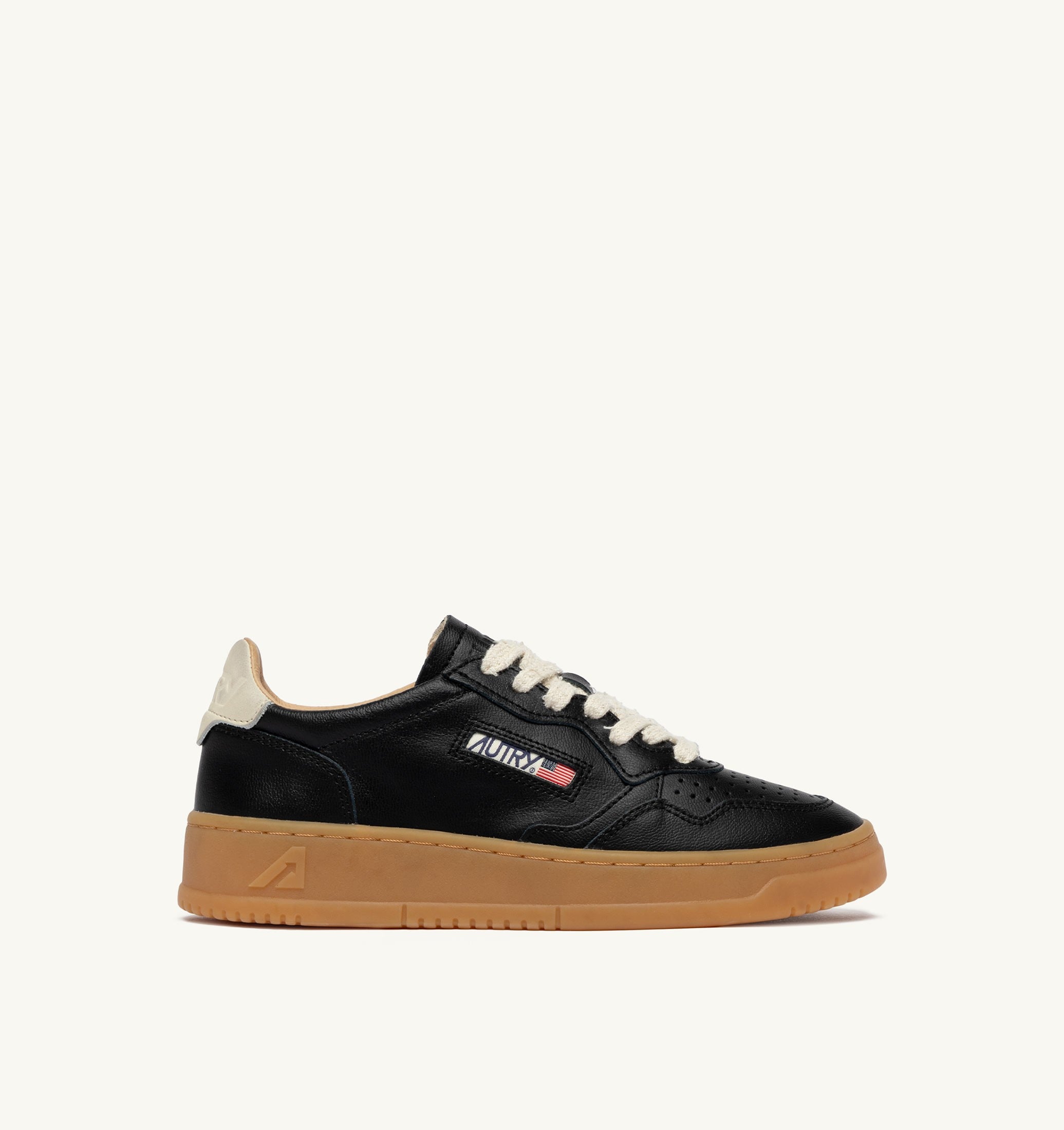 BASKETS MEDALIST LOW EN CUIR NOIR ET MARSHMALLOW