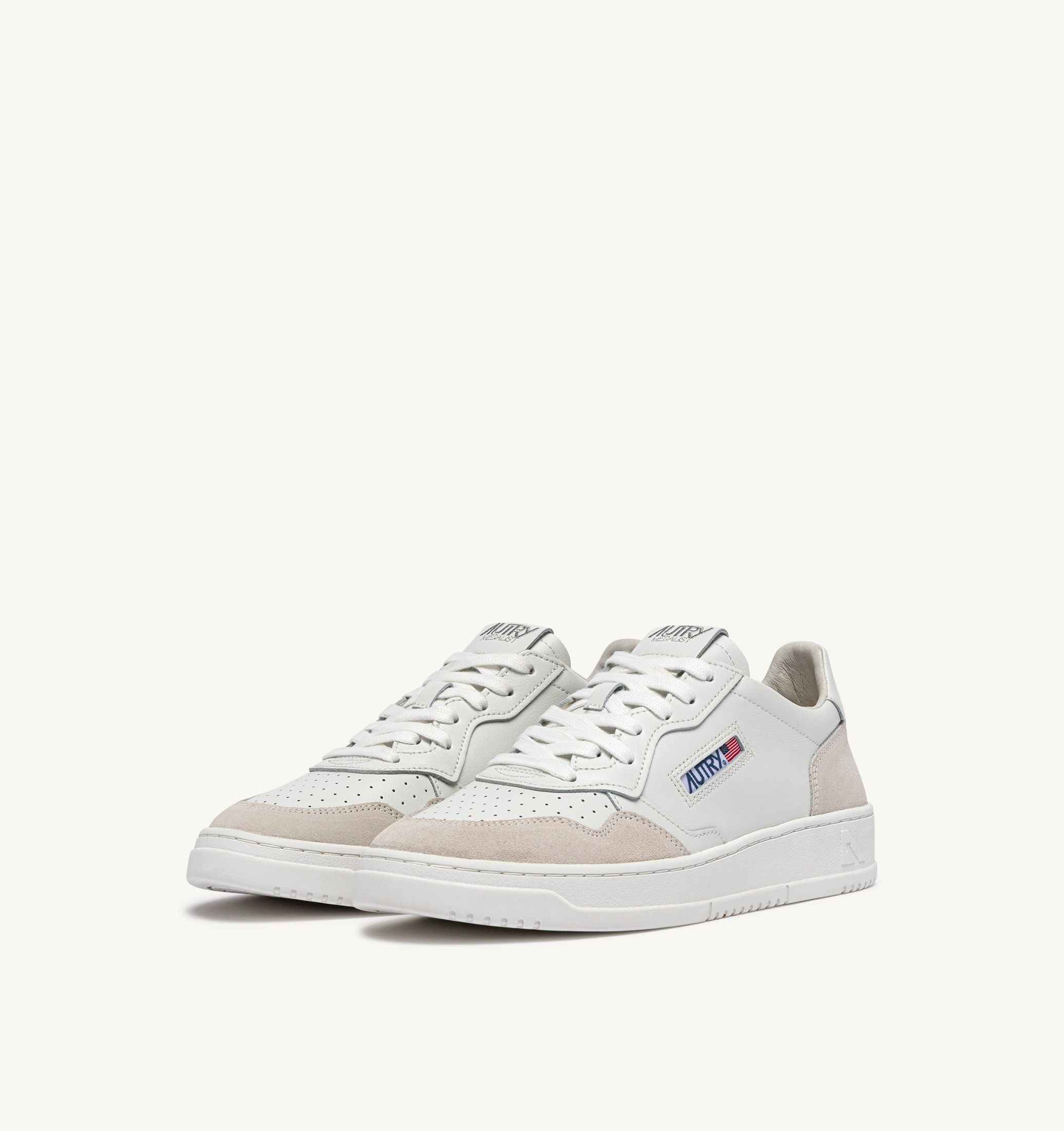 BASKETS MEDALIST LOW EN DAIM ET CUIR BLANC