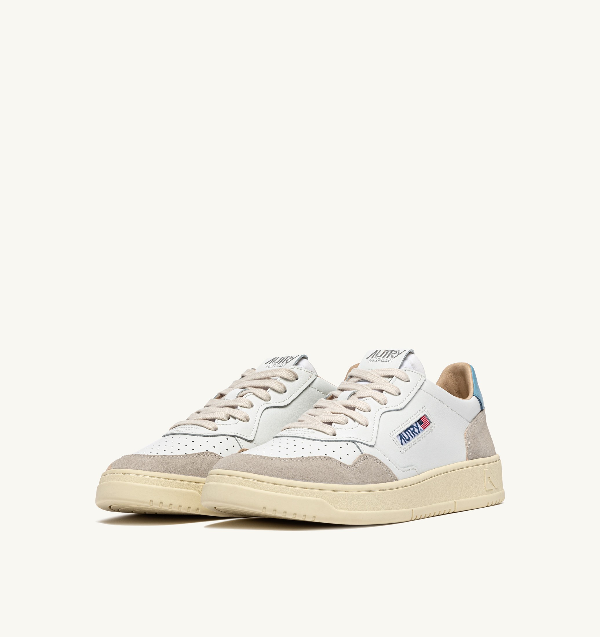 BASKETS MEDALIST LOW EN DAIM ET CUIR BLANC ET FORGET ME NOT