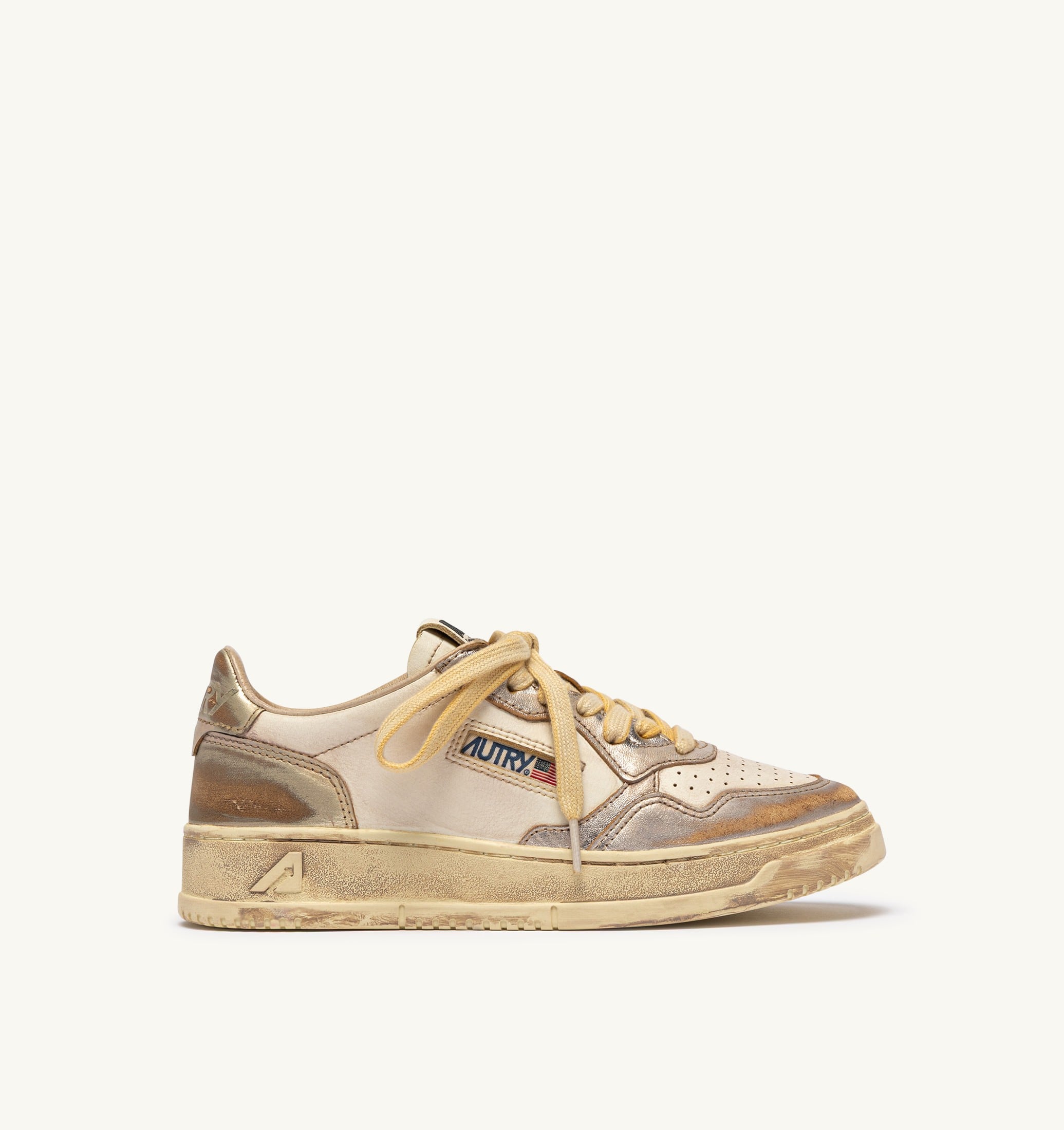 BASKETS MEDALIST LOW SUPER VINTAGE EN CUIR ARGENT ET PLATINE