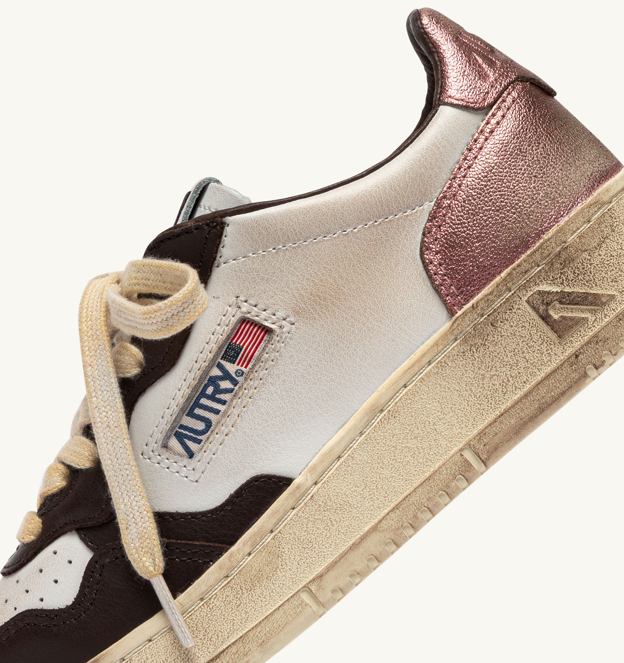 BASKETS MEDALIST LOW SUPER VINTAGE EN CUIR BLANC PEONY ET HOT FUDGE