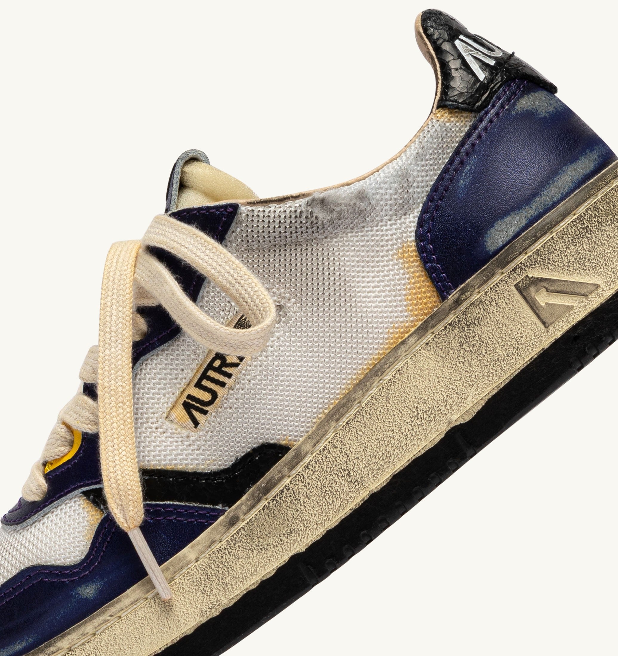 BASKETS MEDALIST LOW SUPER VINTAGE EN CUIR ET DRAGON MESH BLANC ET TANZANITE