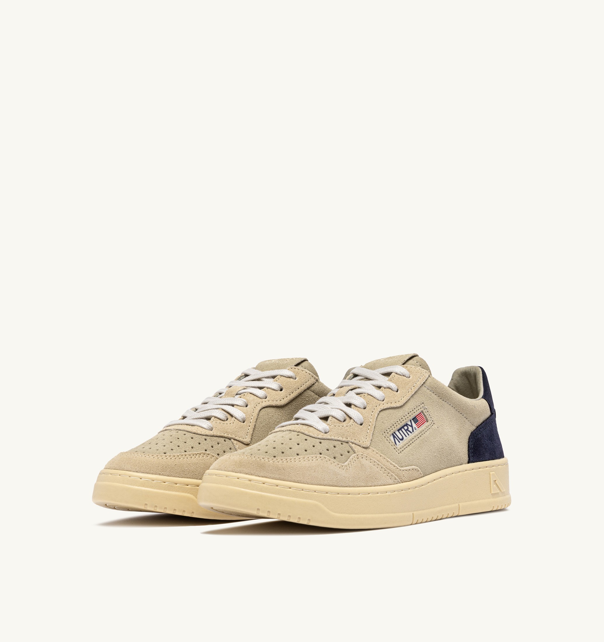 BASKETS MEDALIST LOW TRICOLORE EN DAIM ÉCRU PAPYRUS ET BLUE SPACE