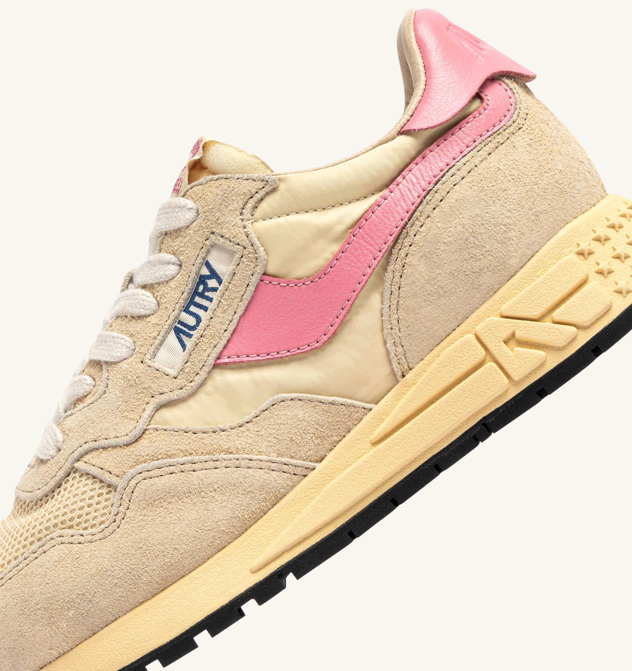 BASKETS REELWIND LOW EN NYLON ET DAIM ÉCRU ET GERANIUM PINK