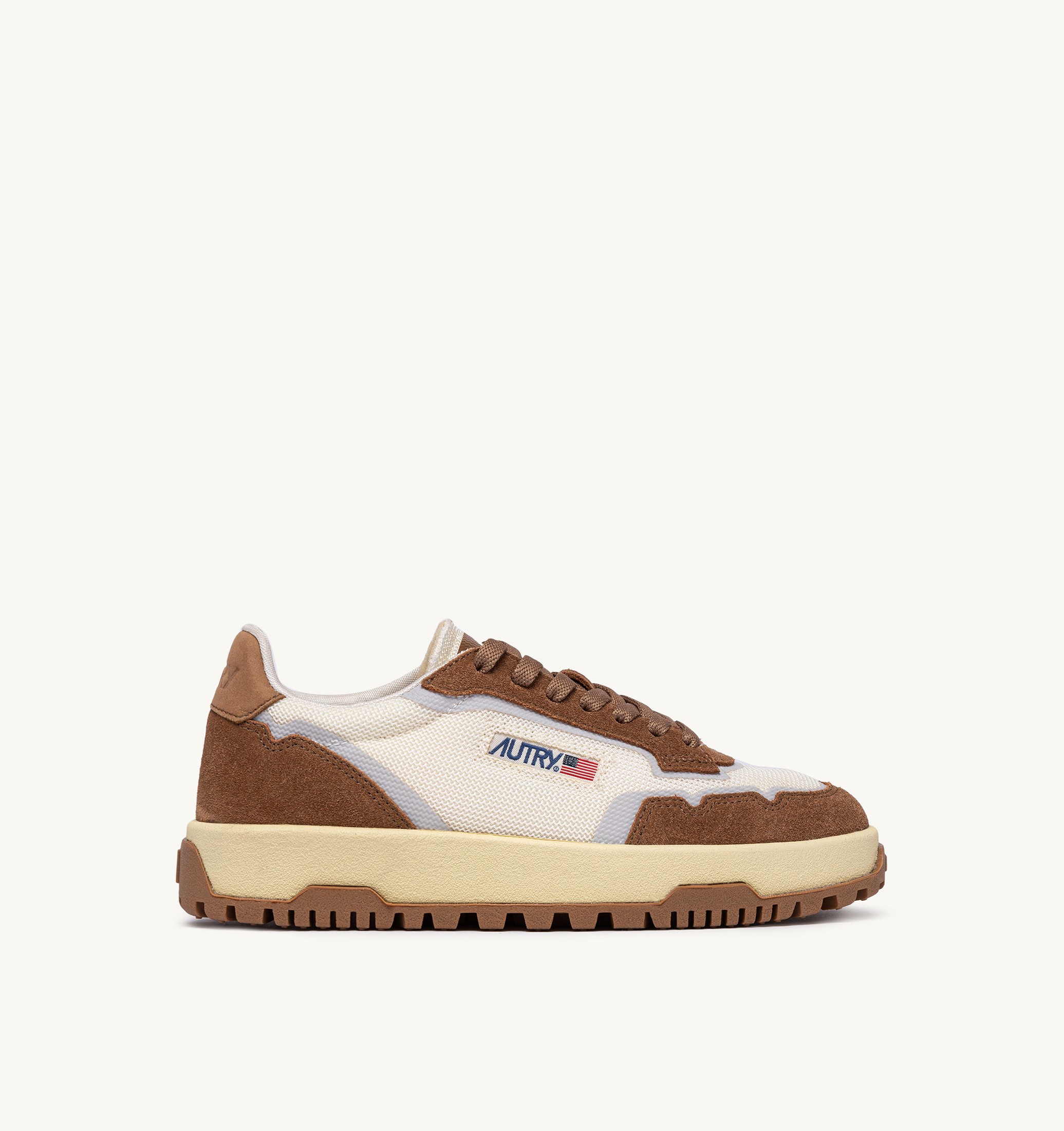 BASKETS WILDPACE LOW EN MESH ET DAIM MARSHMALLOW ET CIGAR