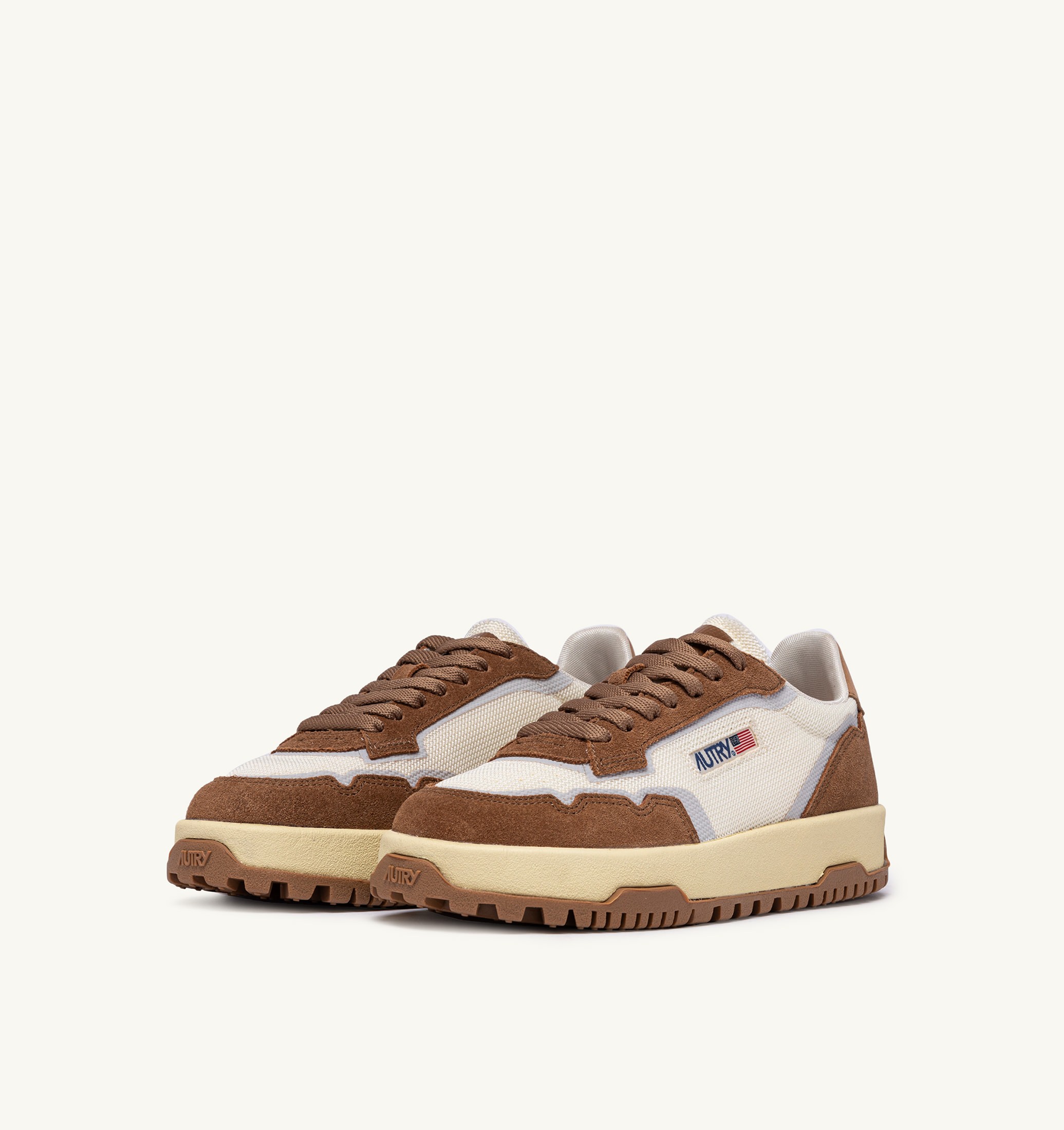 BASKETS WILDPACE LOW EN MESH ET DAIM MARSHMALLOW ET CIGAR
