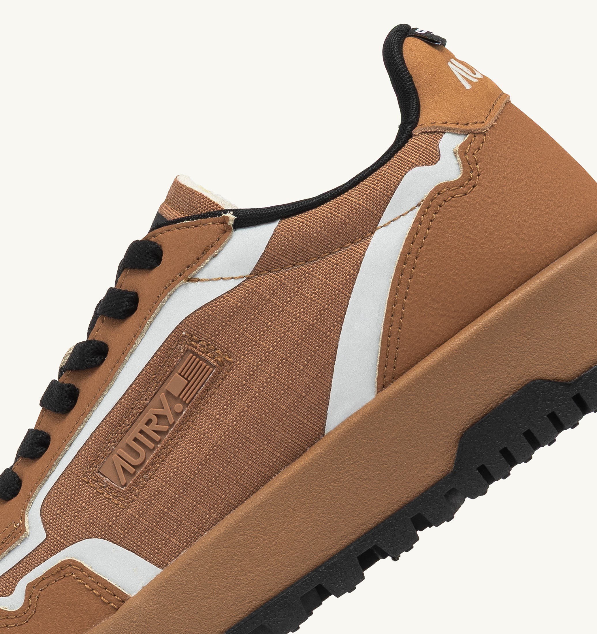 BASKETS WILDPACE LOW EN NYLON RIPSTOP ET CUIR BROWN SUGAR ET REFLEX