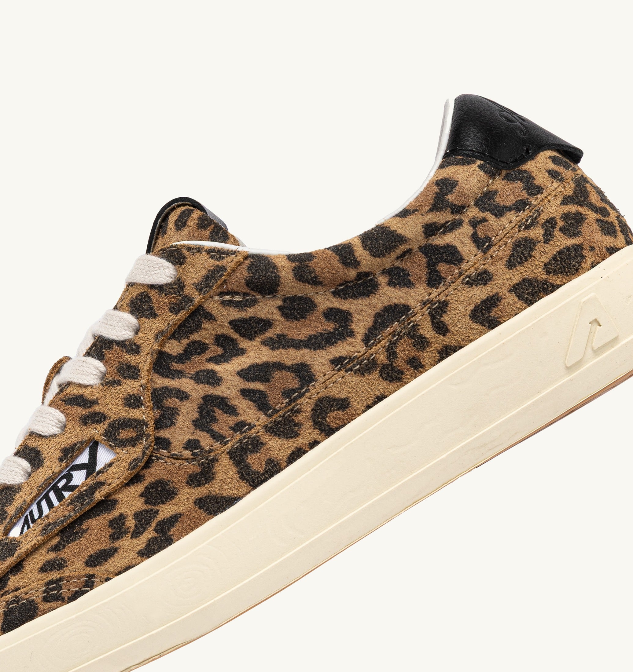 BASKETS WINDSCAPE LOW EN DAIM LEOPARD ET NOIR