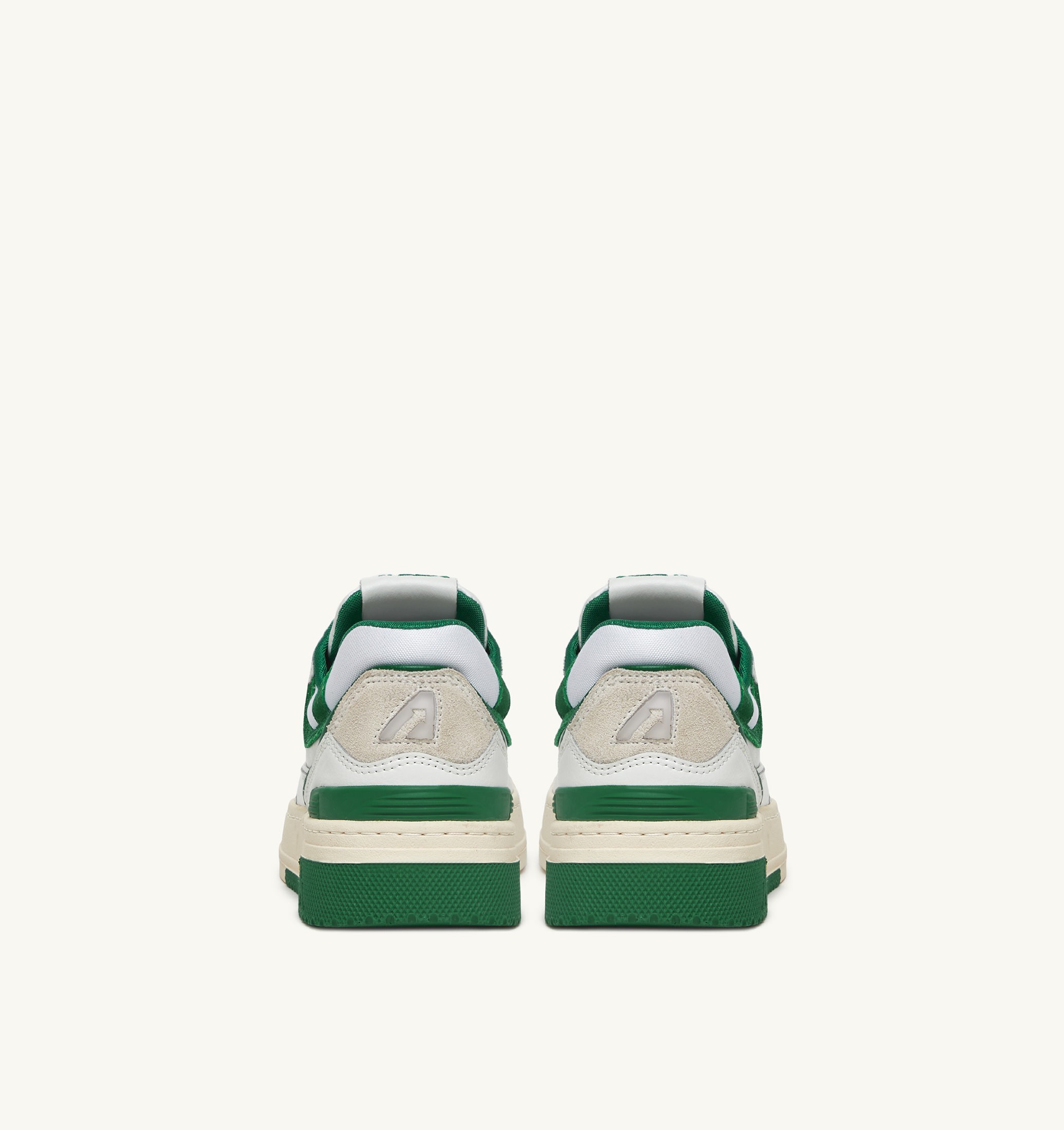 BASKETS CLC LOW EN CUIR BLANC ET DAIM AMAZON