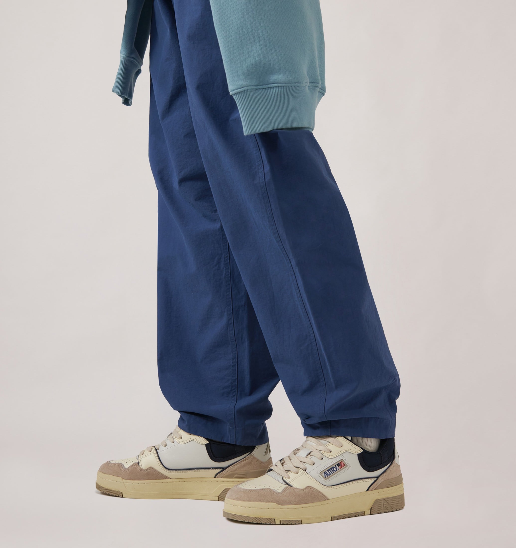 BASKETS CLC LOW EN CUIR ET DAIM BLANC SAND ET SPACE BLUE