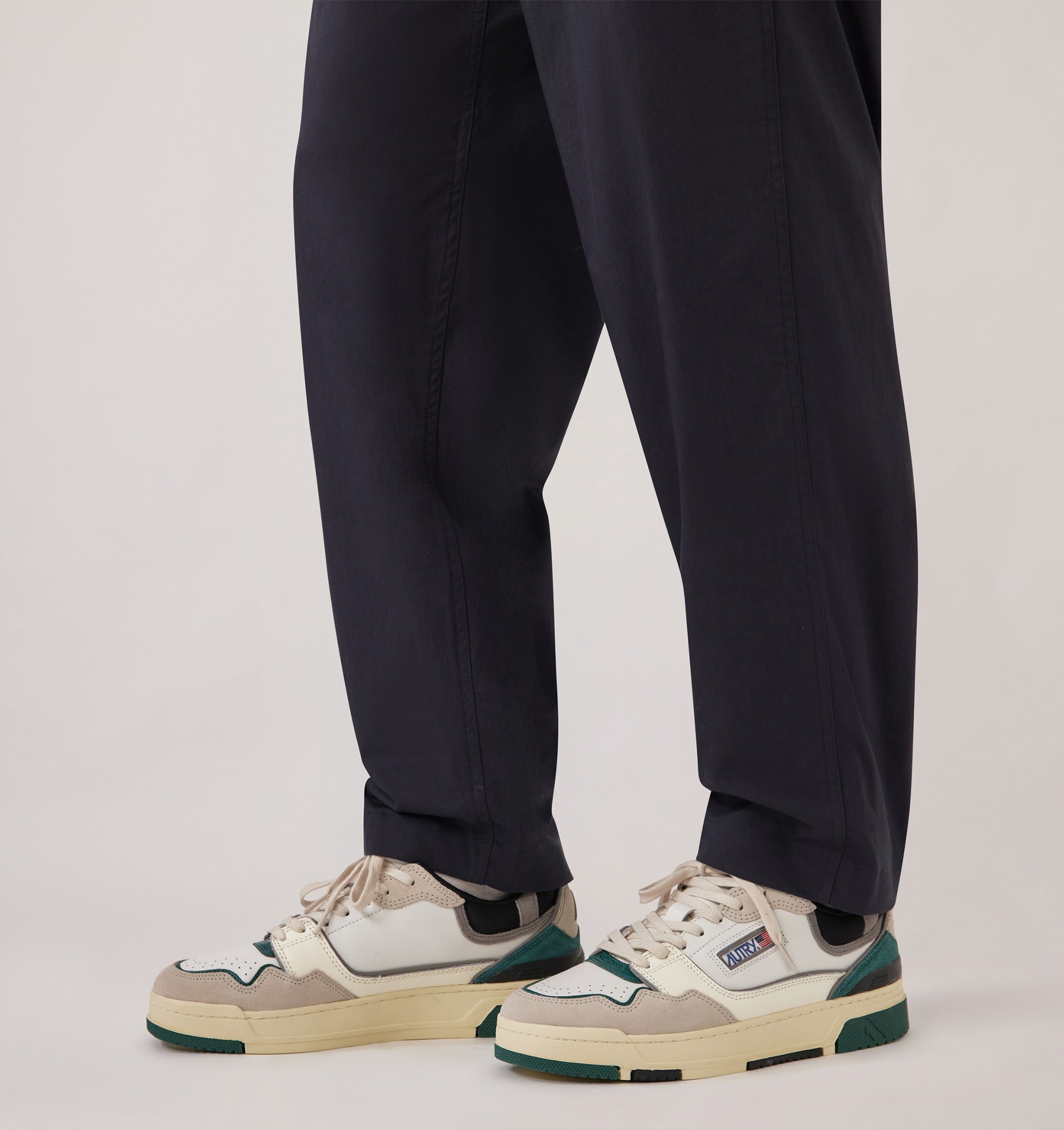 BASKETS CLC LOW EN DAIM ET CUIR BLANC ET FOREST