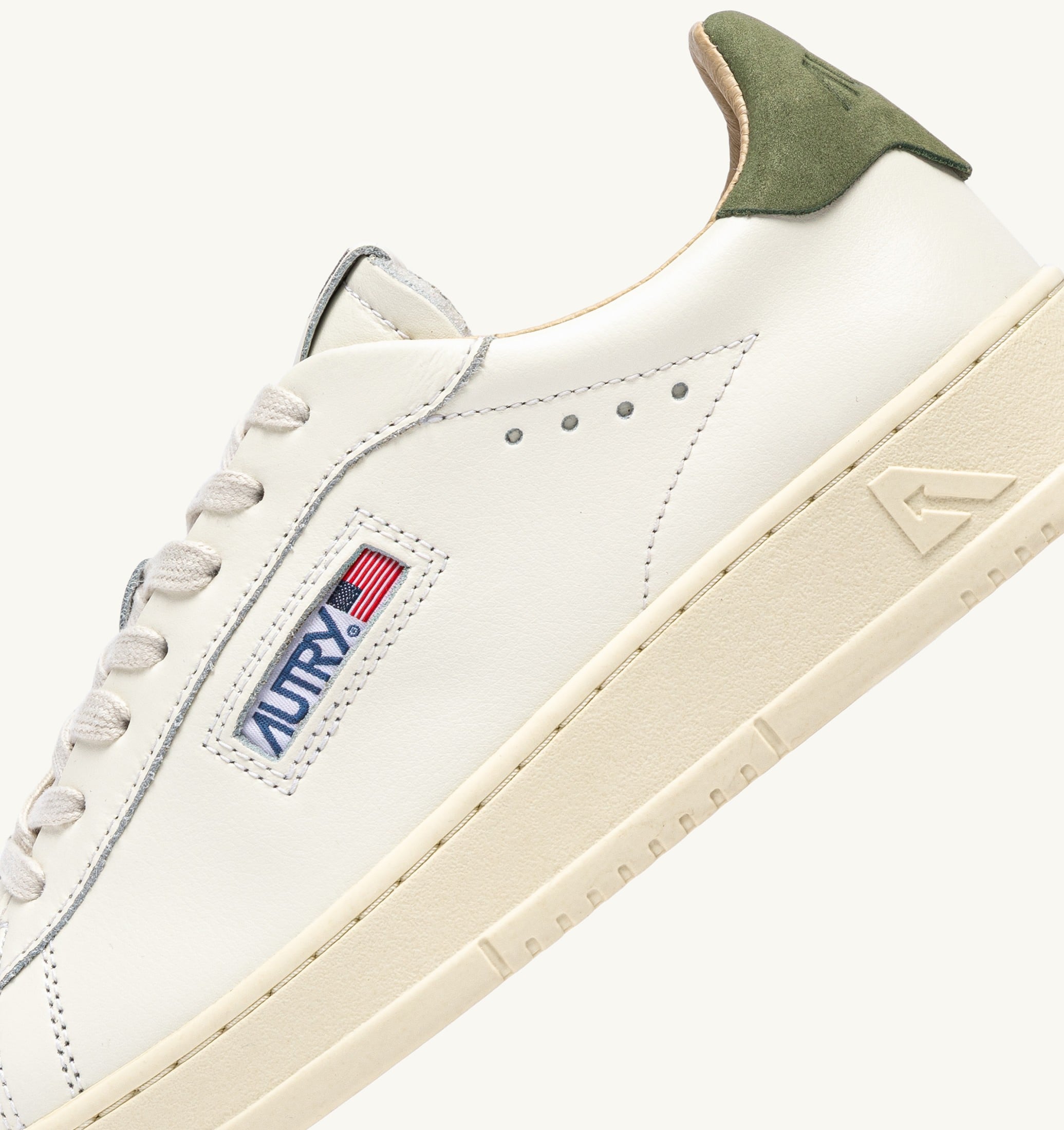 BASKETS DALLAS LOW EN CUIR LODEN GREEN ET MARSHMALLOW