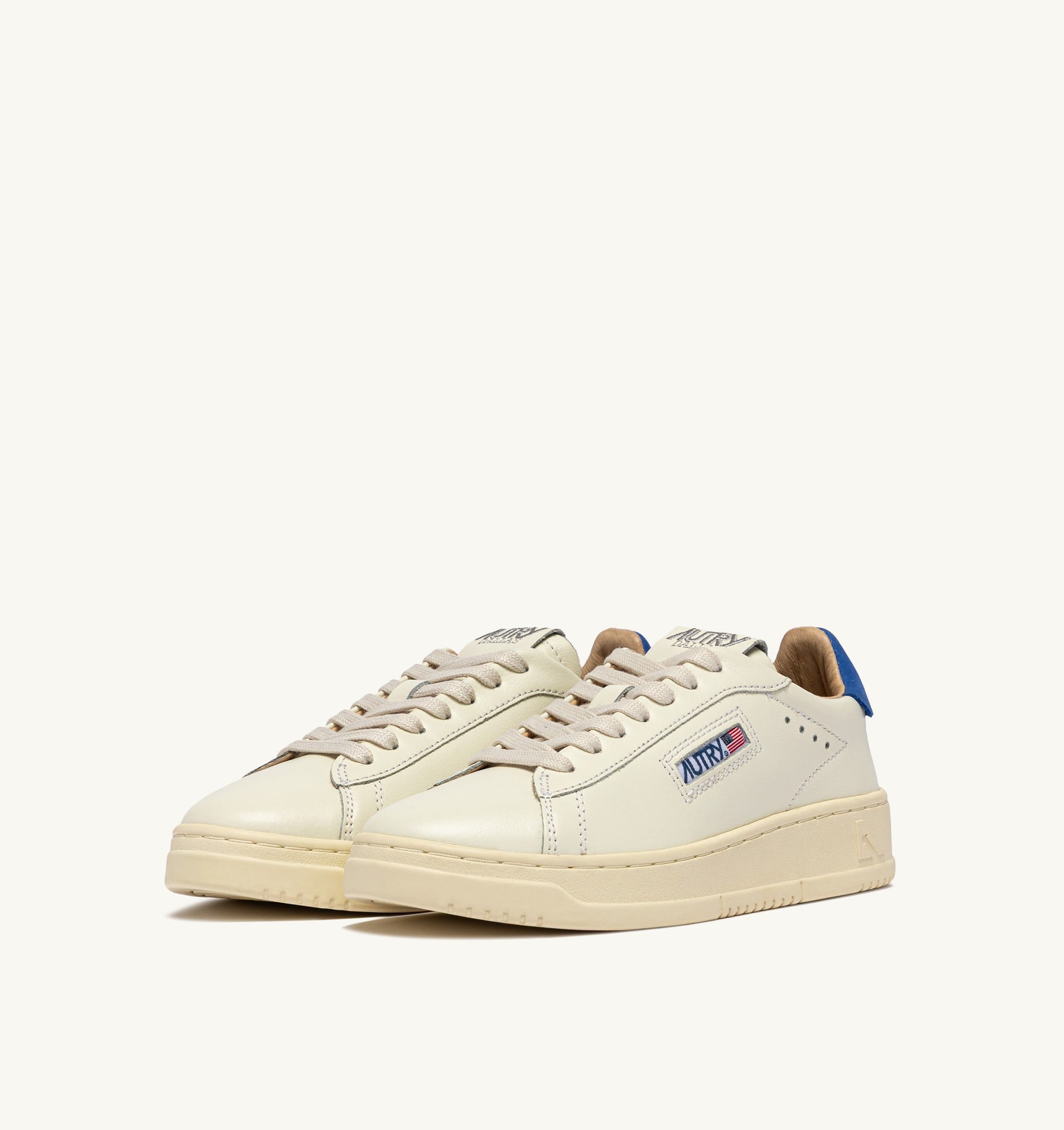 BASKETS DALLAS LOW EN CUIR MARSHMALLOW ET LAPIS BLUE