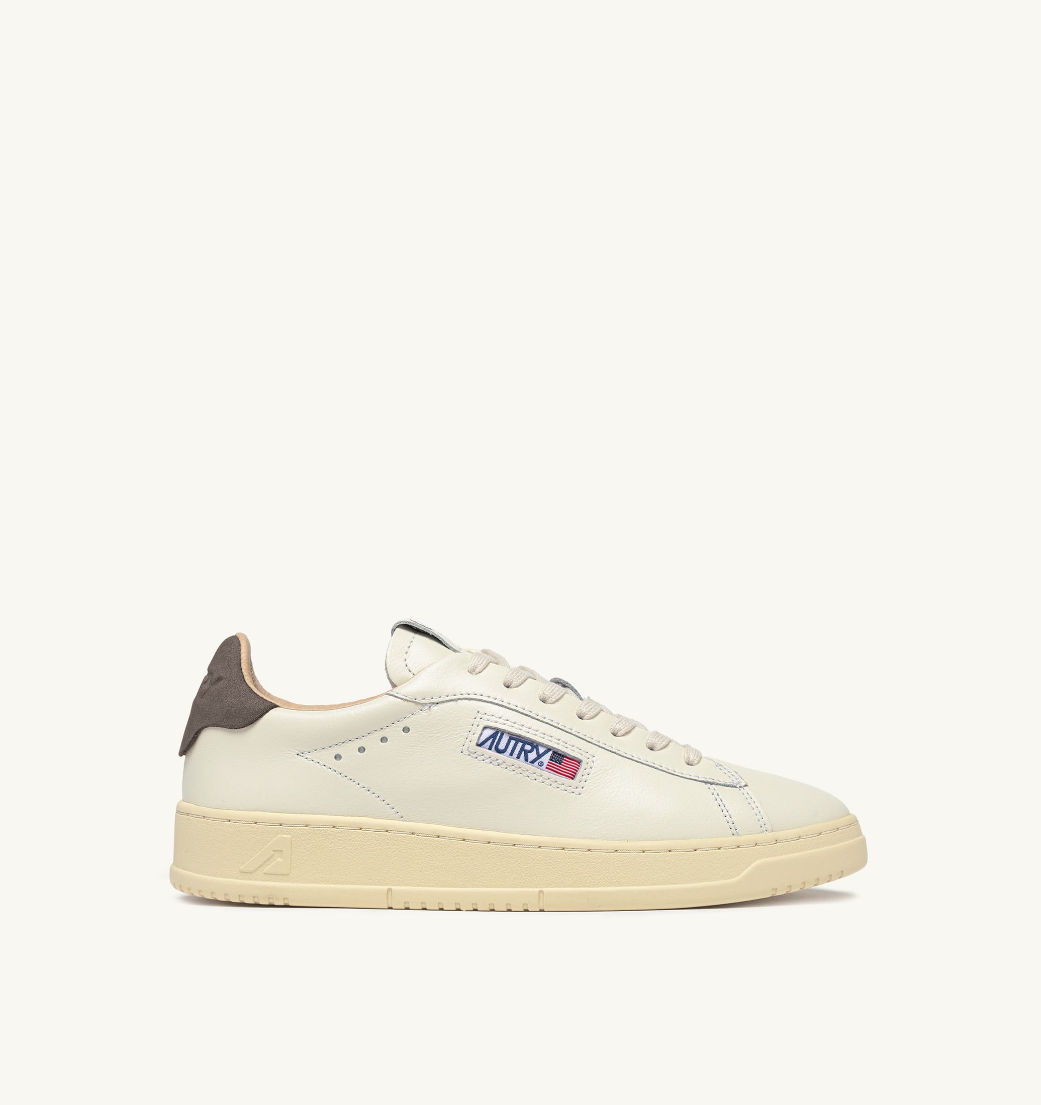 BASKETS DALLAS LOW EN CUIR MARSHMALLOW ET MOREL