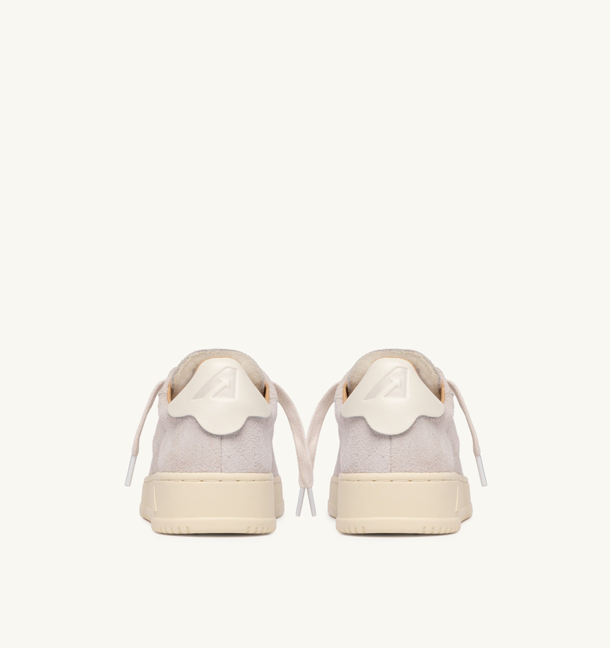 BASKETS DALLAS LOW EN DAIM BLANC